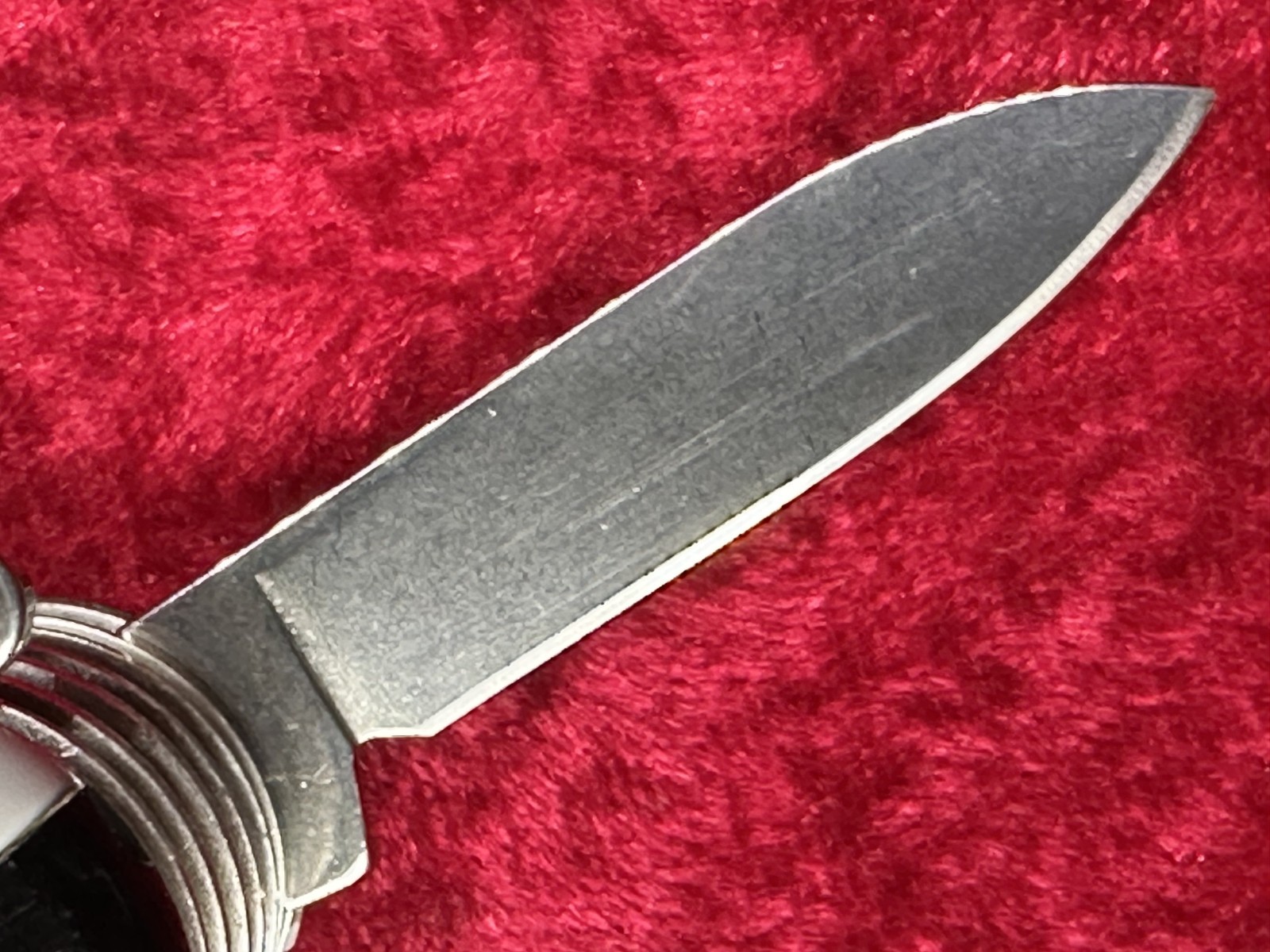 Victorinox SwissChamp Black Swiss Army Knife 91mm 22 Tool 8 Layer (689)