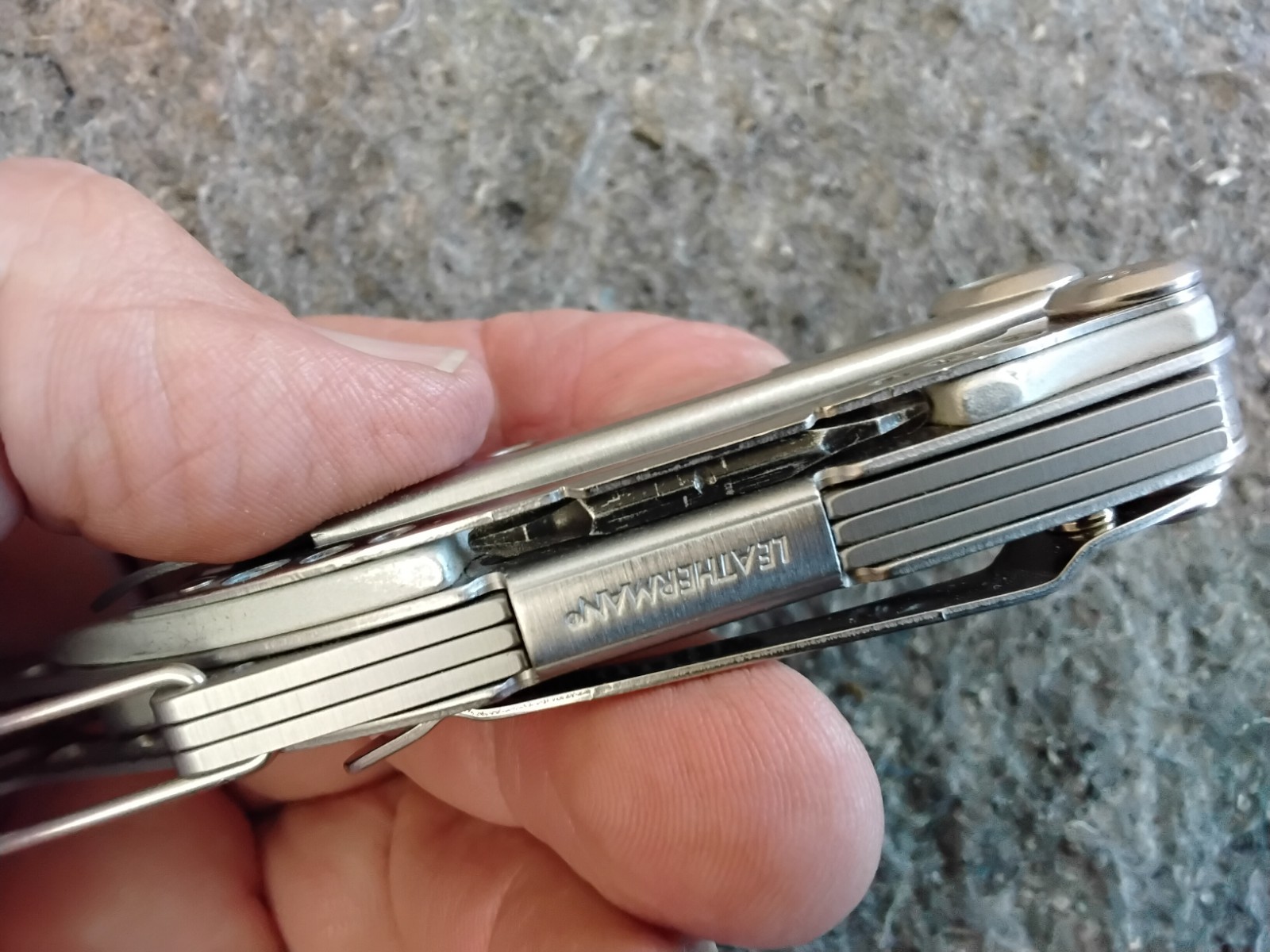 Leatherman Skeletool Stainless Steel Multi Tool