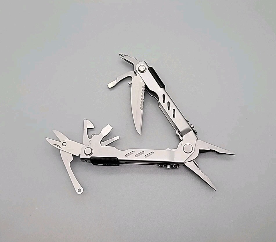 Gerber MP400 Compact Sport Multi-Plier Multi-Tool – Silver – Pliers, Knife