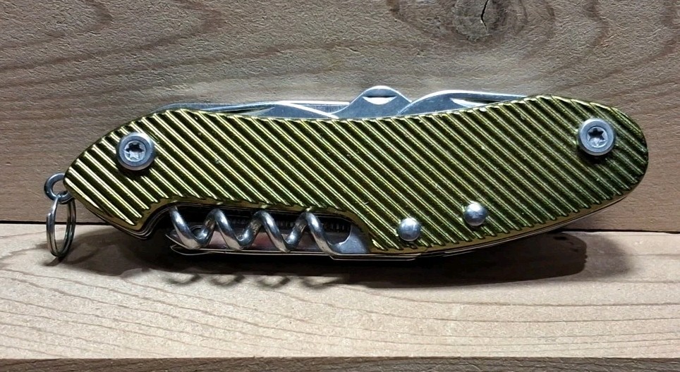 GREEN PACIFIC TRAIL STAINLESS STEEL 10-in-1 MULTI-TOOL