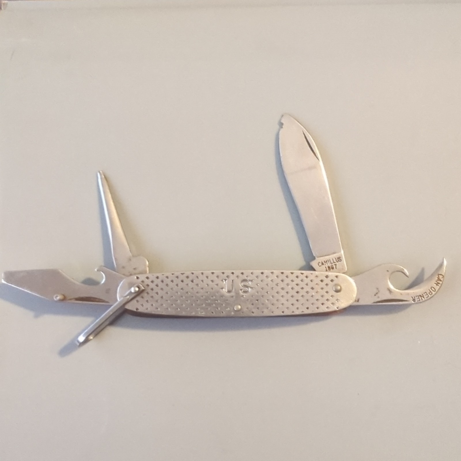 Camillus 1917 Multi-Tool Pocket Knife 4 Tools 2in SS Blade Silver Lanyard