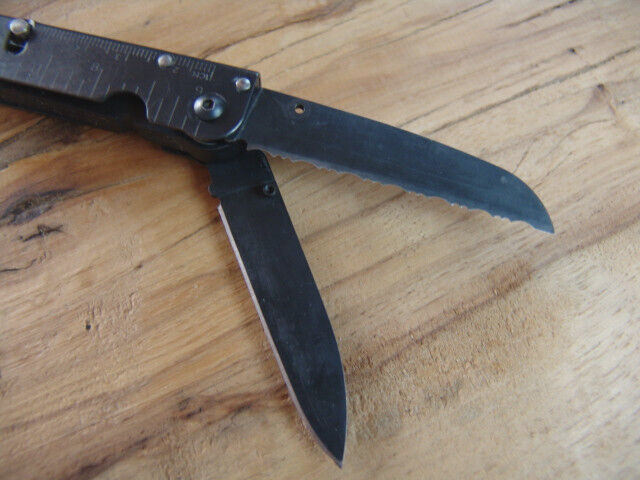SOG POWER ASSIST-MULTI TOOL-w/ SOG HEAVY DUTY MOLLE SHEATH–EXCELLENT