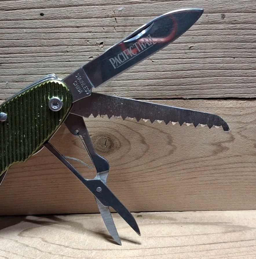 GREEN PACIFIC TRAIL STAINLESS STEEL 10-in-1 MULTI-TOOL