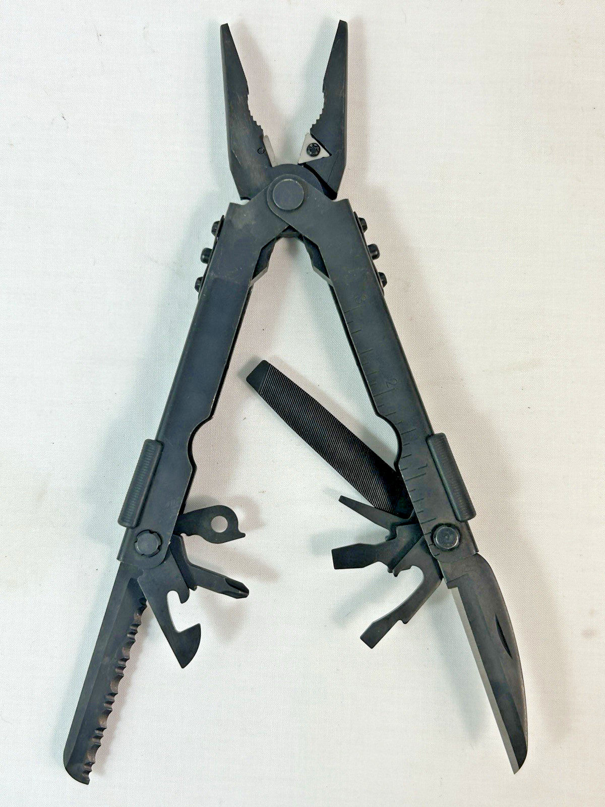 NEW Gerber 75501 MP600 Needlenose Multi-Tool Black Stainless & Camo Sheath !!