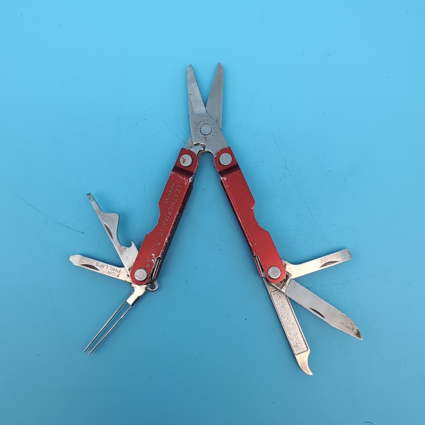 Leatherman MICRA Multi-Tool RED Scissors Knives Tweezers MORE Q69