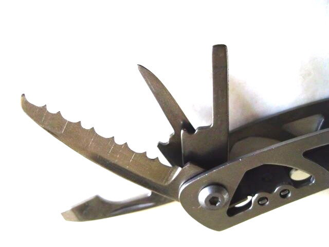 Quality Mini Multi Tools – handy fishing tool !
