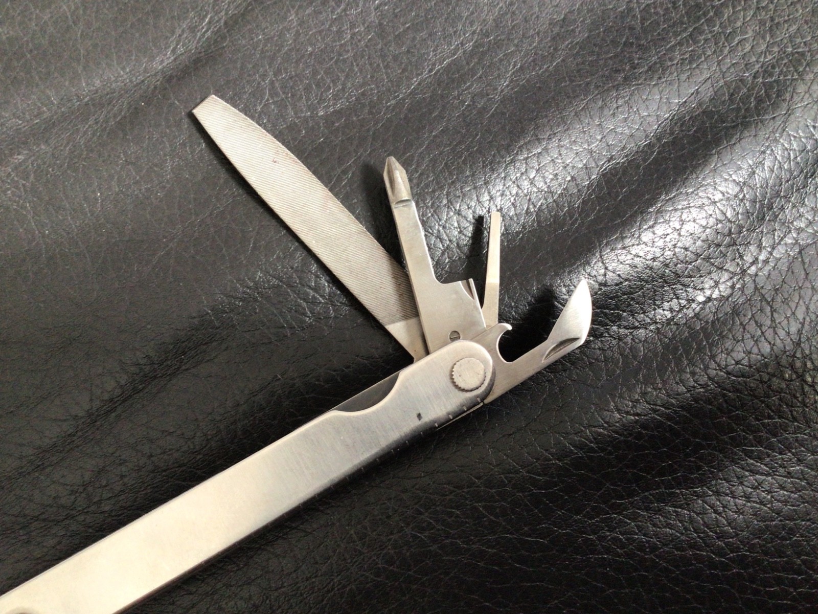 Leatherman multi tool TM1325473 Portland OR , super clean only wear on the file.