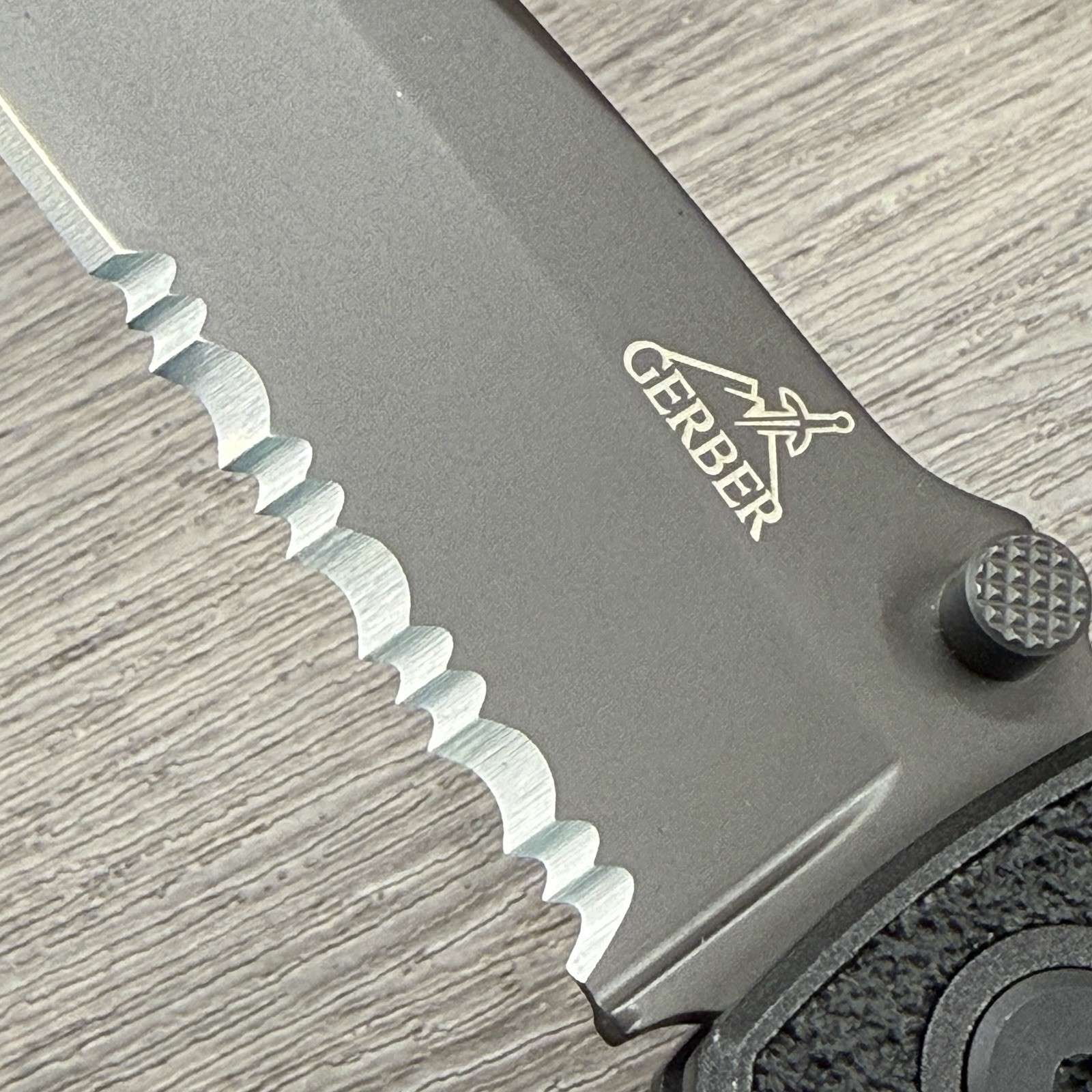 Gerber Icon Large Folding Knife Textured Aluminum Handle, Classic liner lock