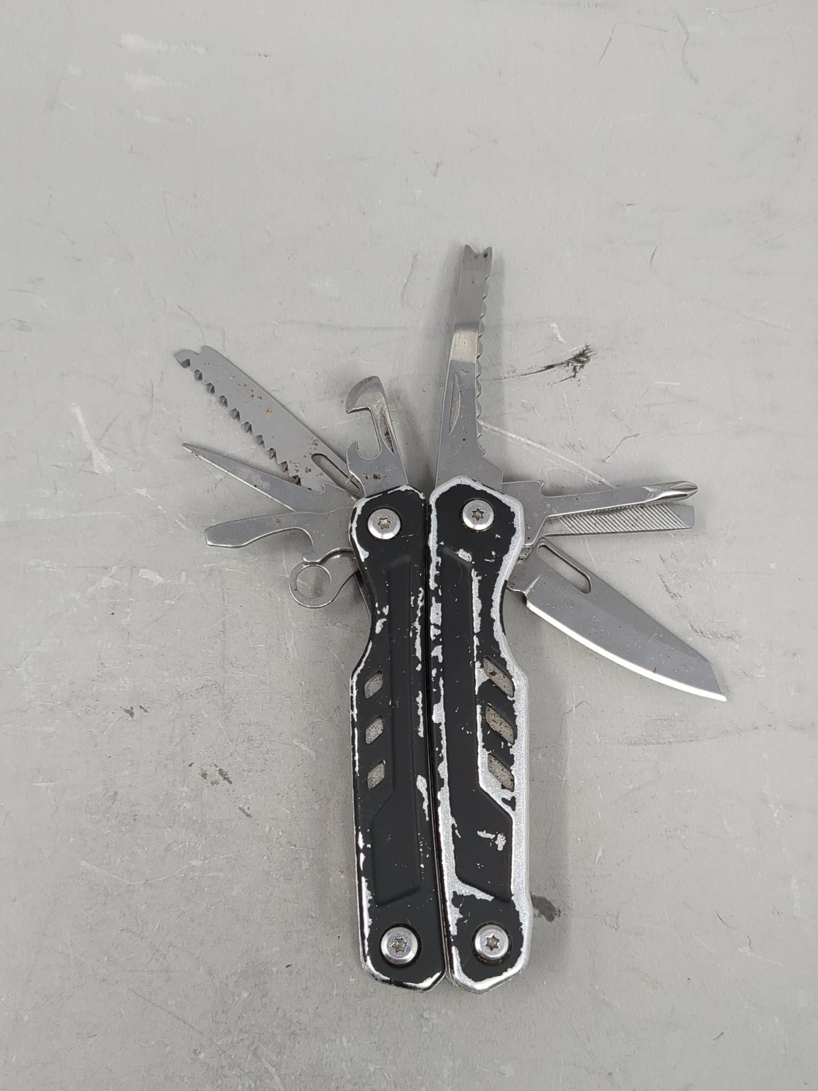 Black Weathered Multi-Tool Camping Knives & Tools with Pliers 10 Tools