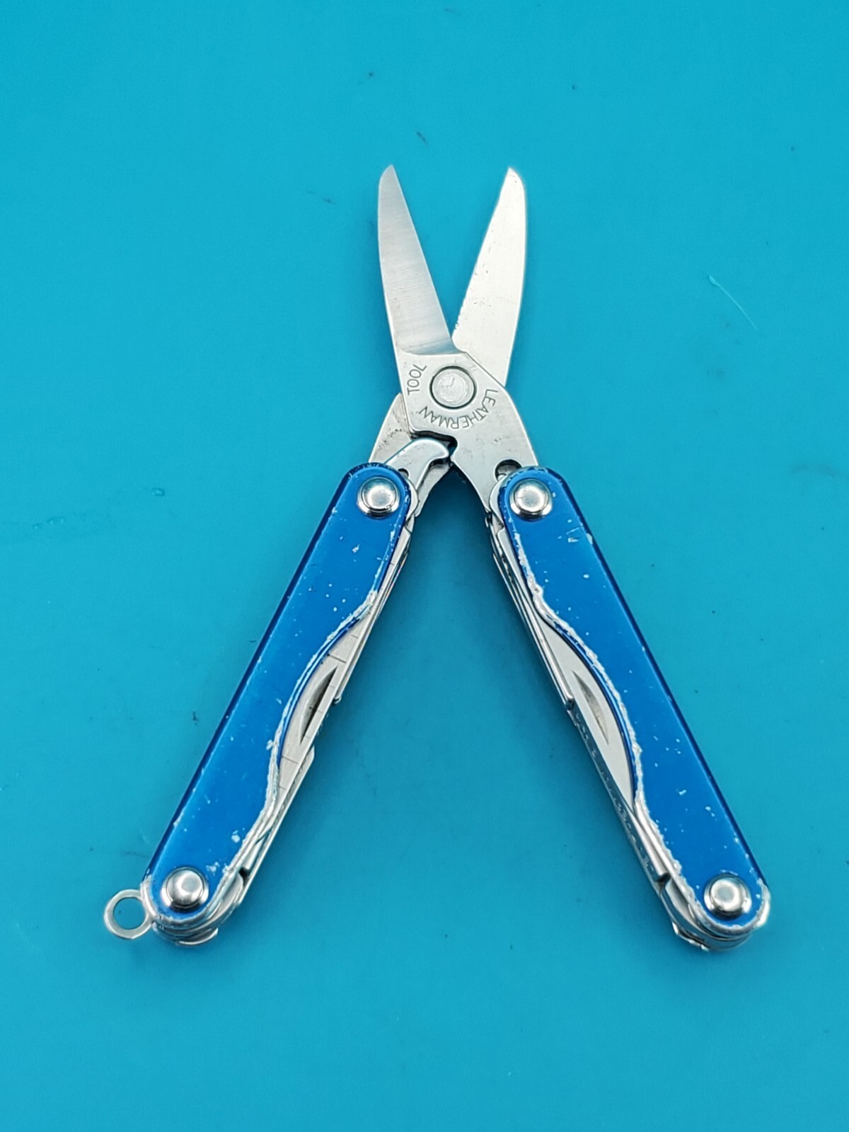 Leatherman “Squirt S4” Stainless Steel Multi Tool! BLUE!