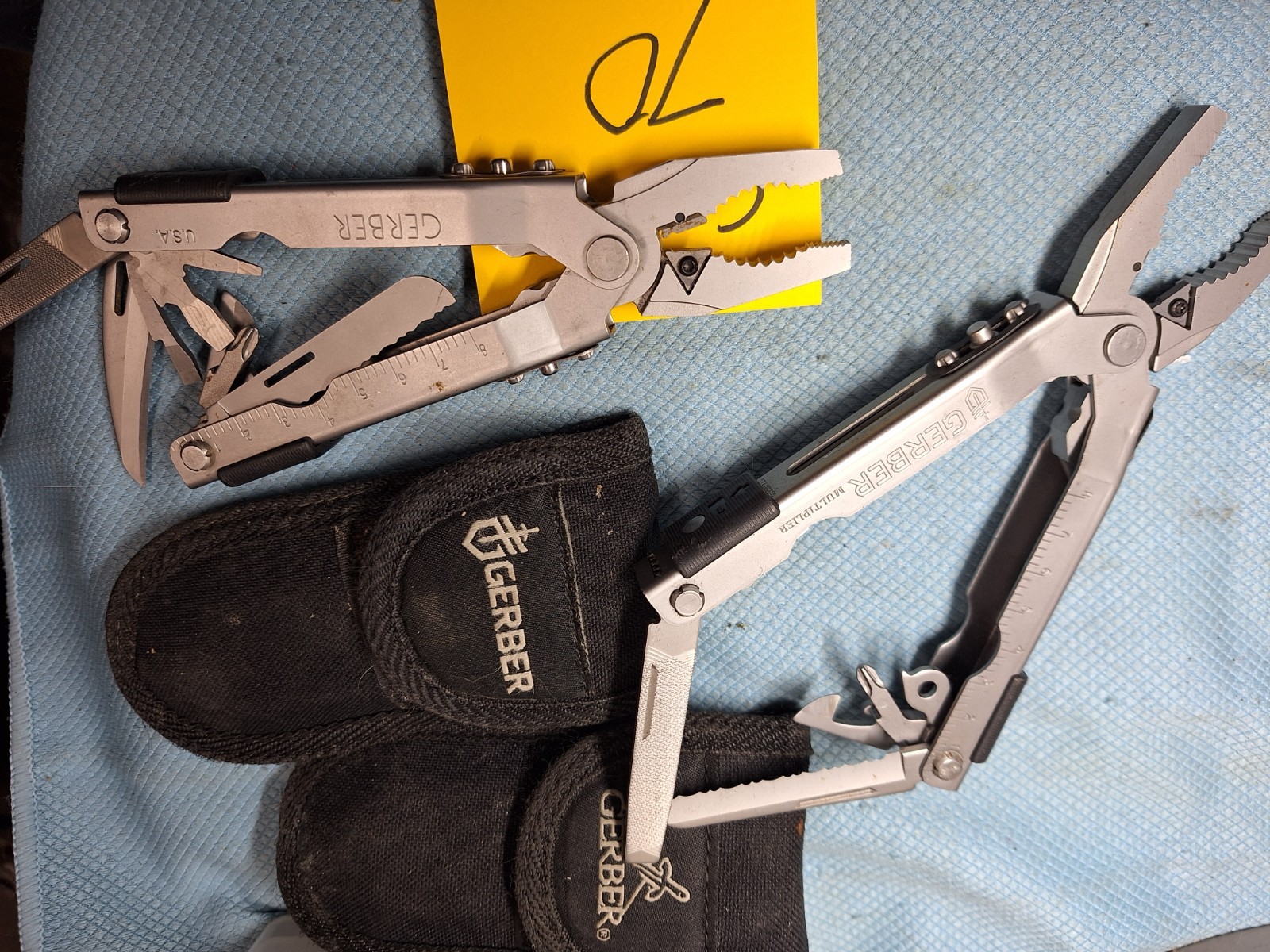 2 GERBER SILVER BLUNT NOSE PLYERS Multi Tools W / SHEATHS Loc GERBER 70