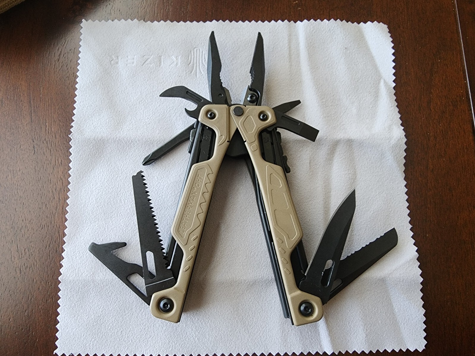 Leatherman OHT Tan Multi-tool Multi Tool Pliers Knife Screwdriver Brown