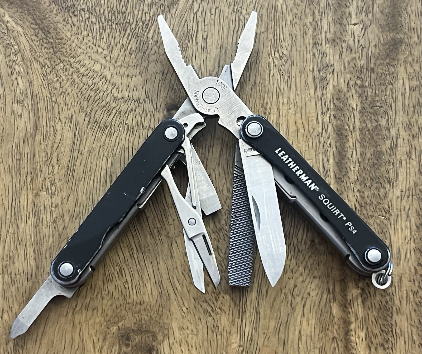 RETIRED Leatherman Squirt PS4 MultiTool Black DISCONTINUED SUPER NICE!