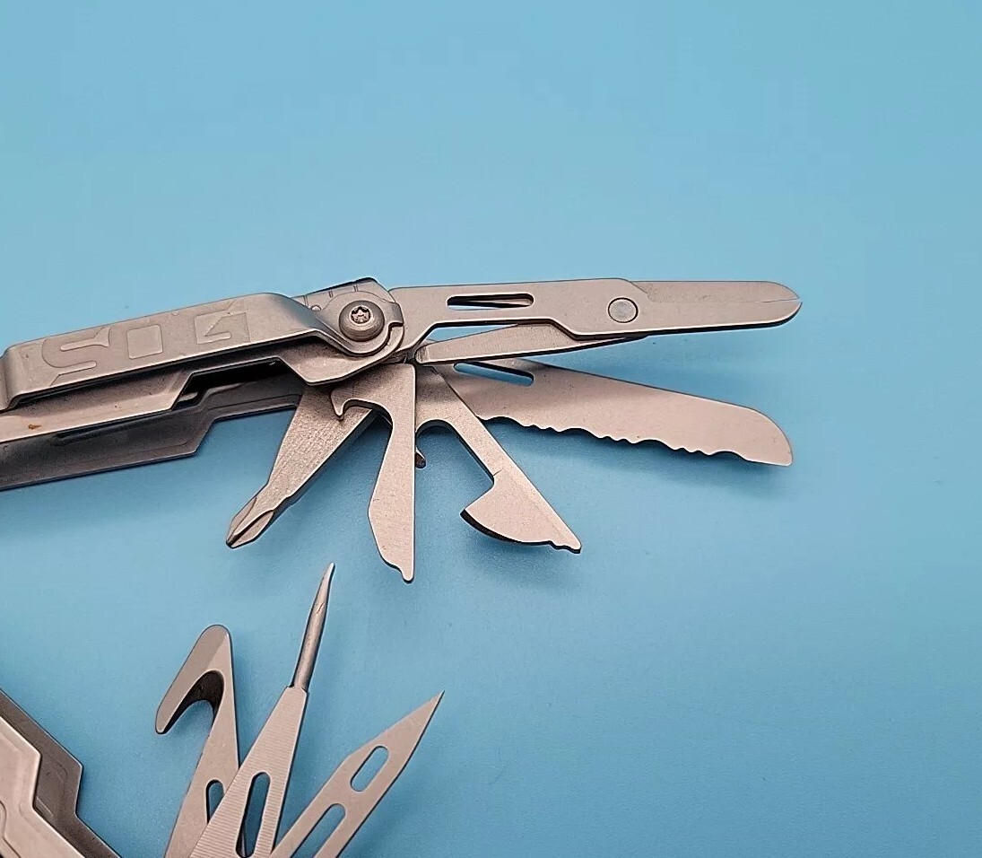 SOG PowerPint Multi-Tool – 18 Tools – Stone Wash – Screwdrivers, Pliers, Knife