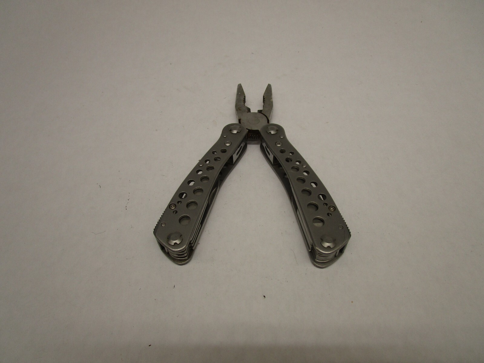 Winchester Multi-Tool w 10pc Bit Set & Belt Carry Sheath Case VGC