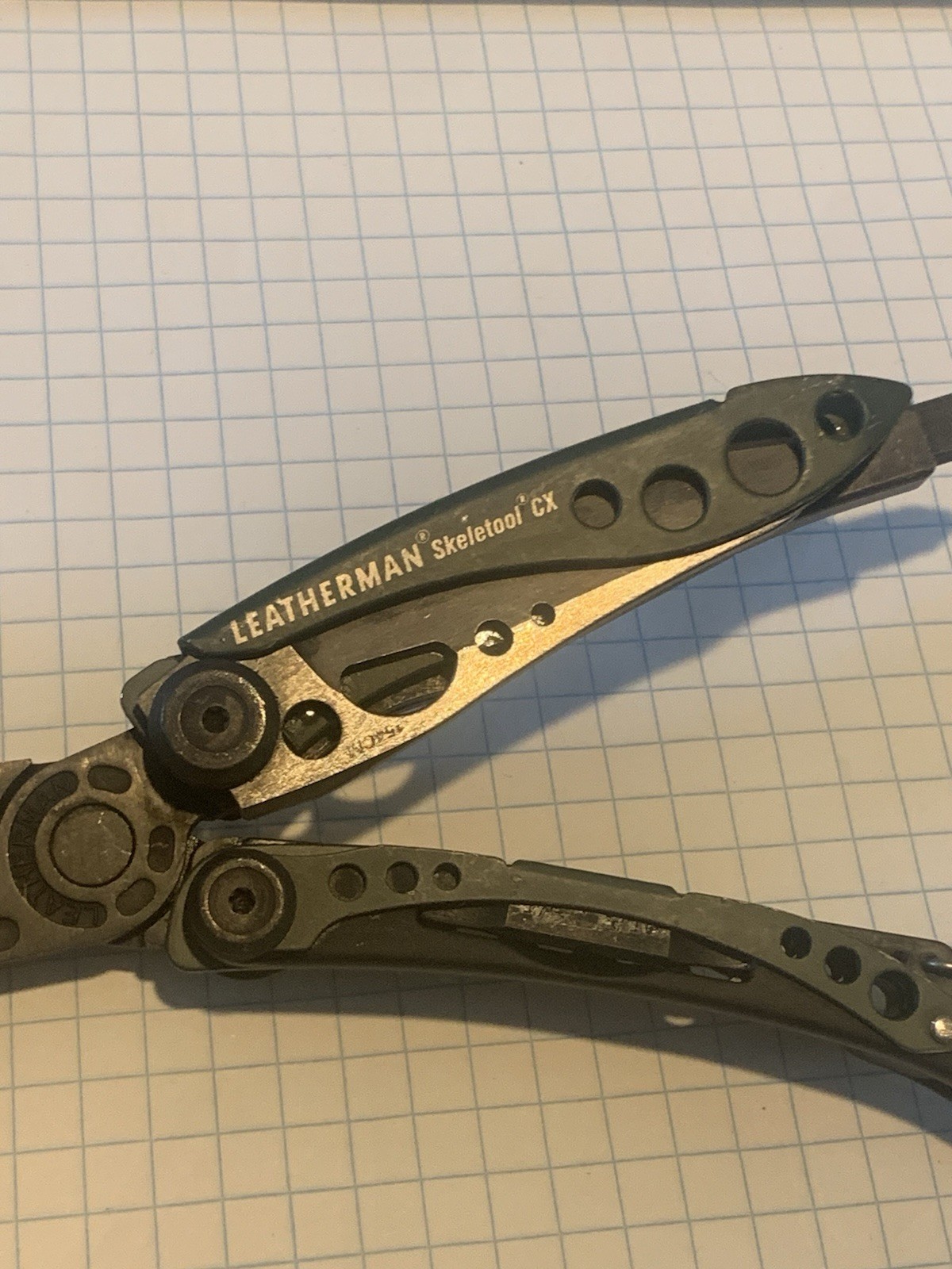 Leatherman Skeletool CX Multi Tool Plain Edge 154CM Blade Green Clean