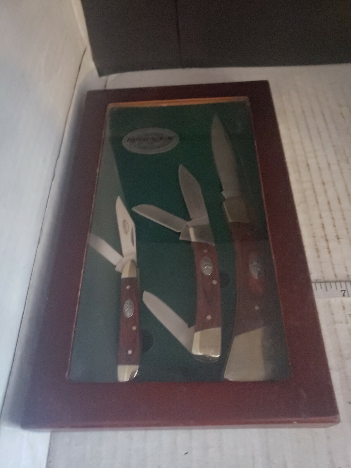 REMINGTON 3 PIECE FOLDING WOOD HANDLE POCKET KNIFE SET IN WOODEN CASE