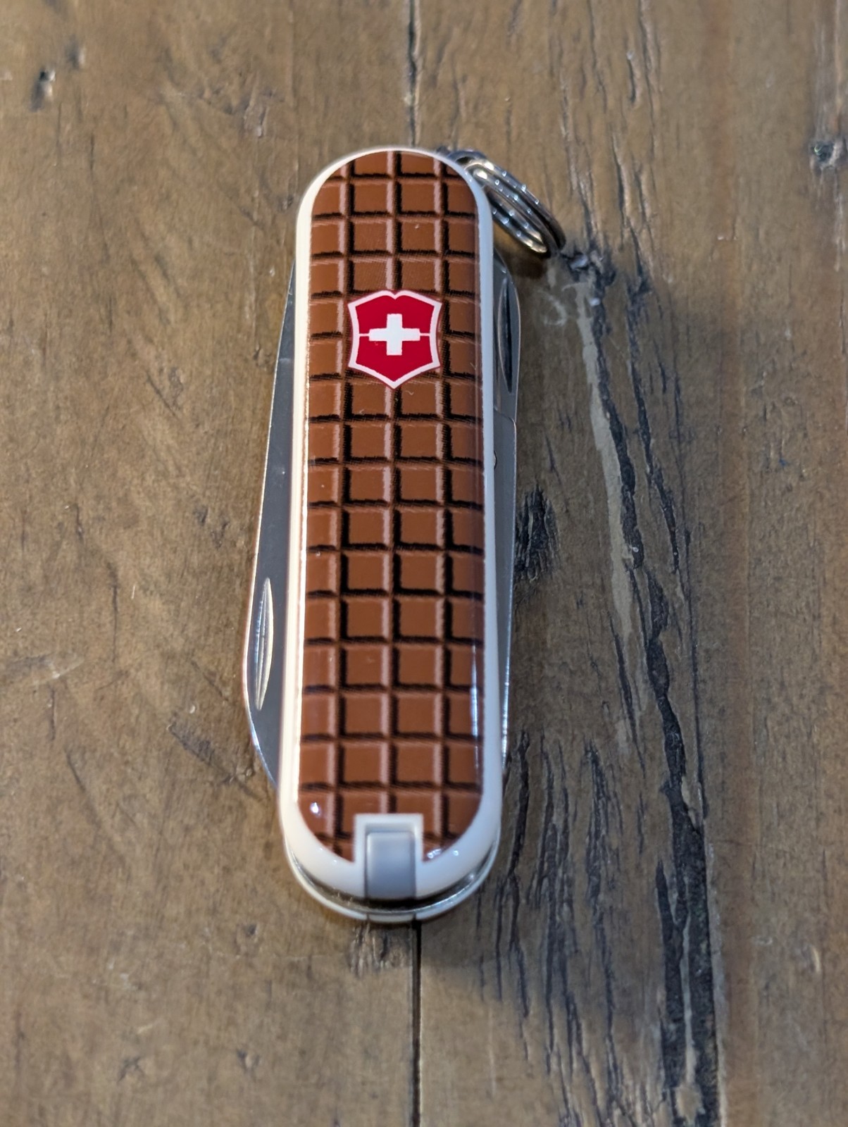 Victorinox – Swiss Chocolate Classic SD 2015 – Swiss Army SAK Multi-Tool – BS-65