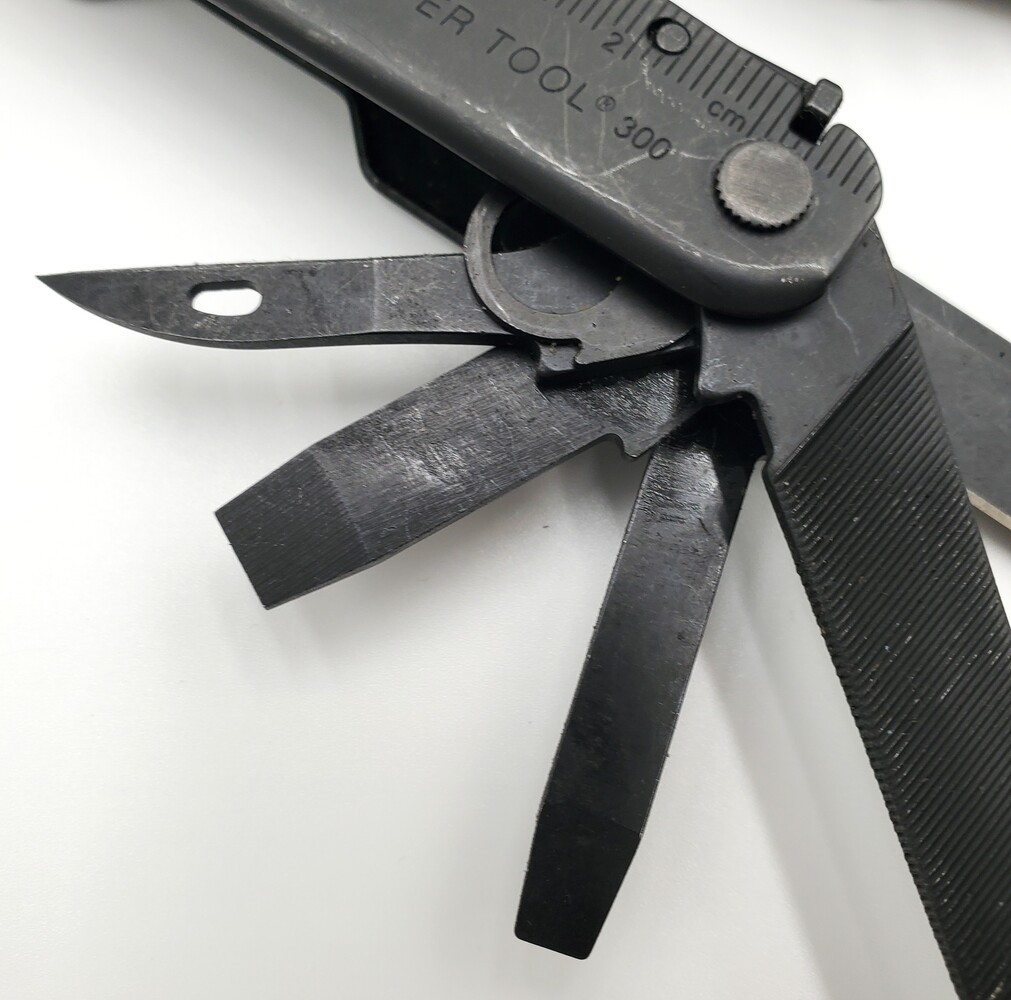 Leatherman Super Tool 300 Multi-Tools – Black