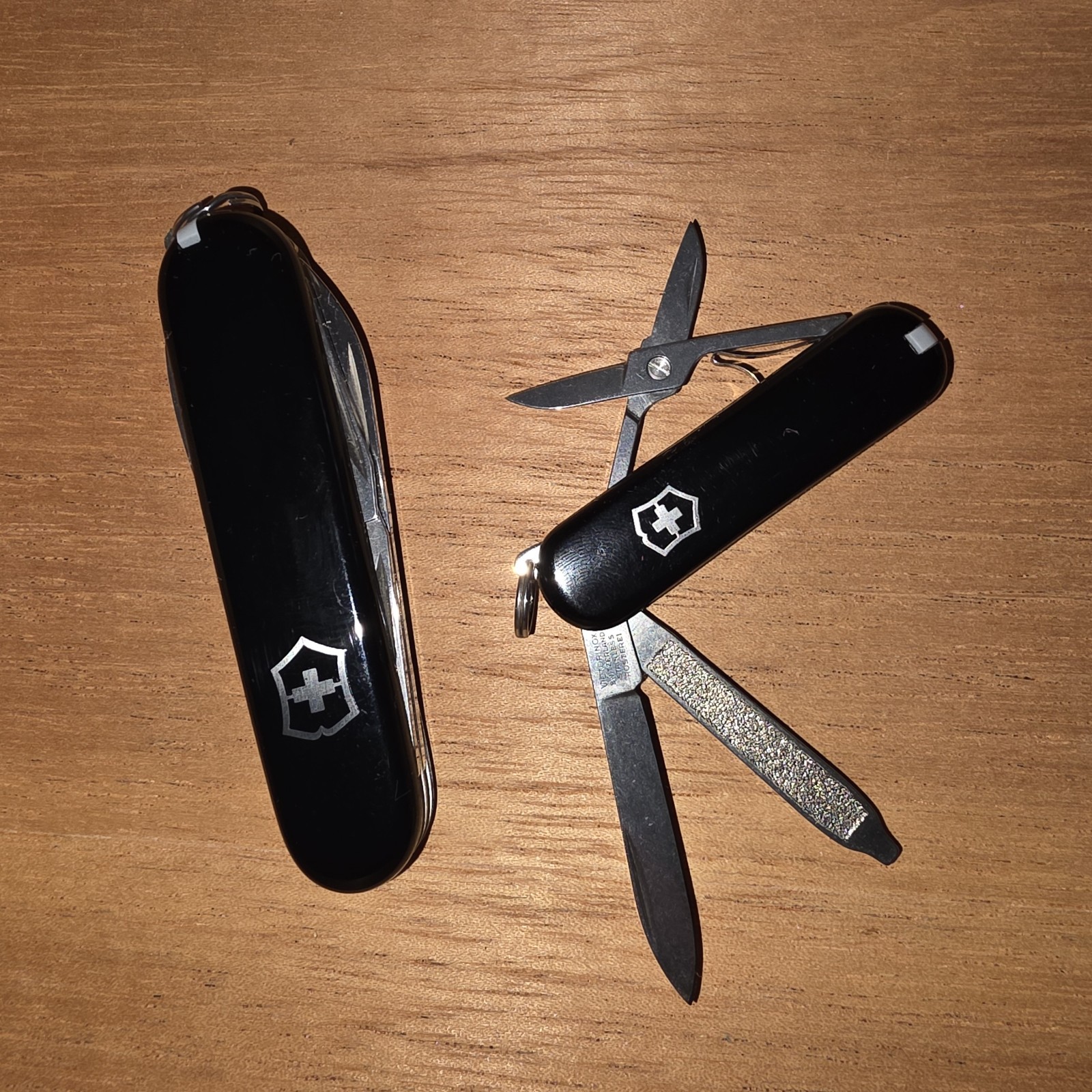 Victorinox Classic Black 4-Tool Multi-Tool Knife Scissors Keyring Plain Lot 2