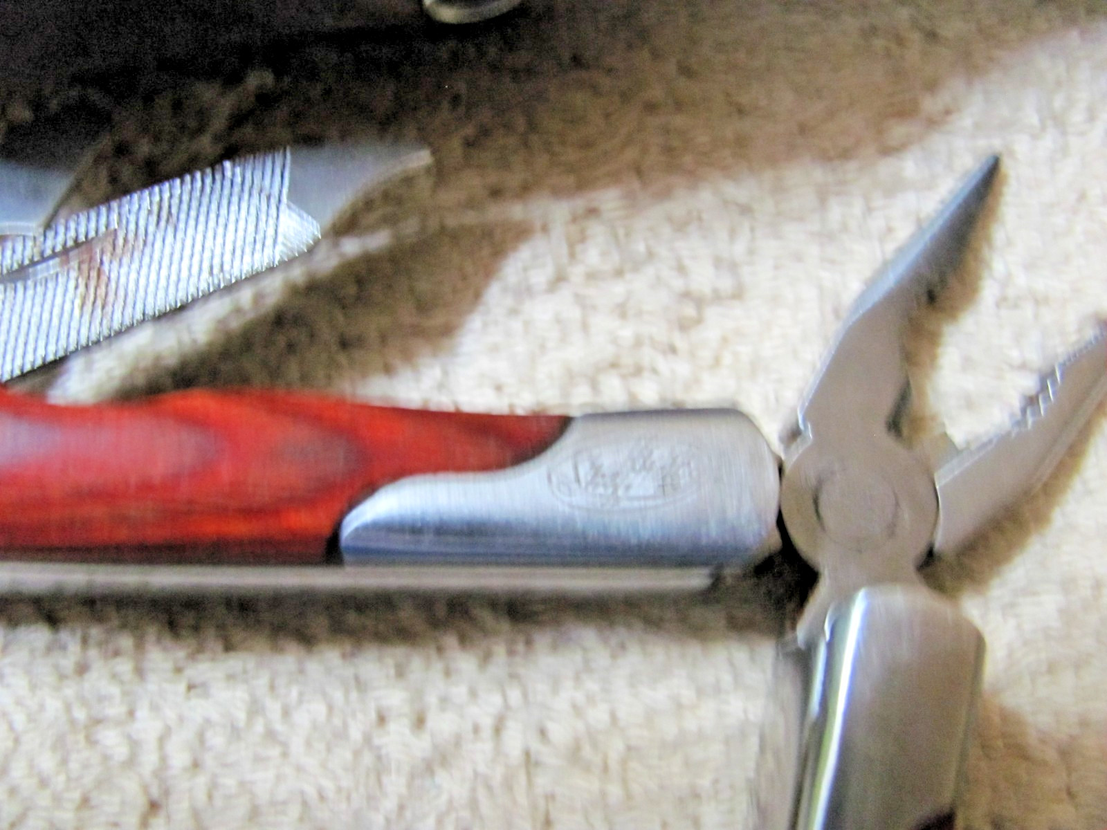 SCHRADE MULTI-PLYER TOOL, SHEFFIELD STEEL, 10 TOOLS, 2 3/4in CLOSED, 4 in OPEN