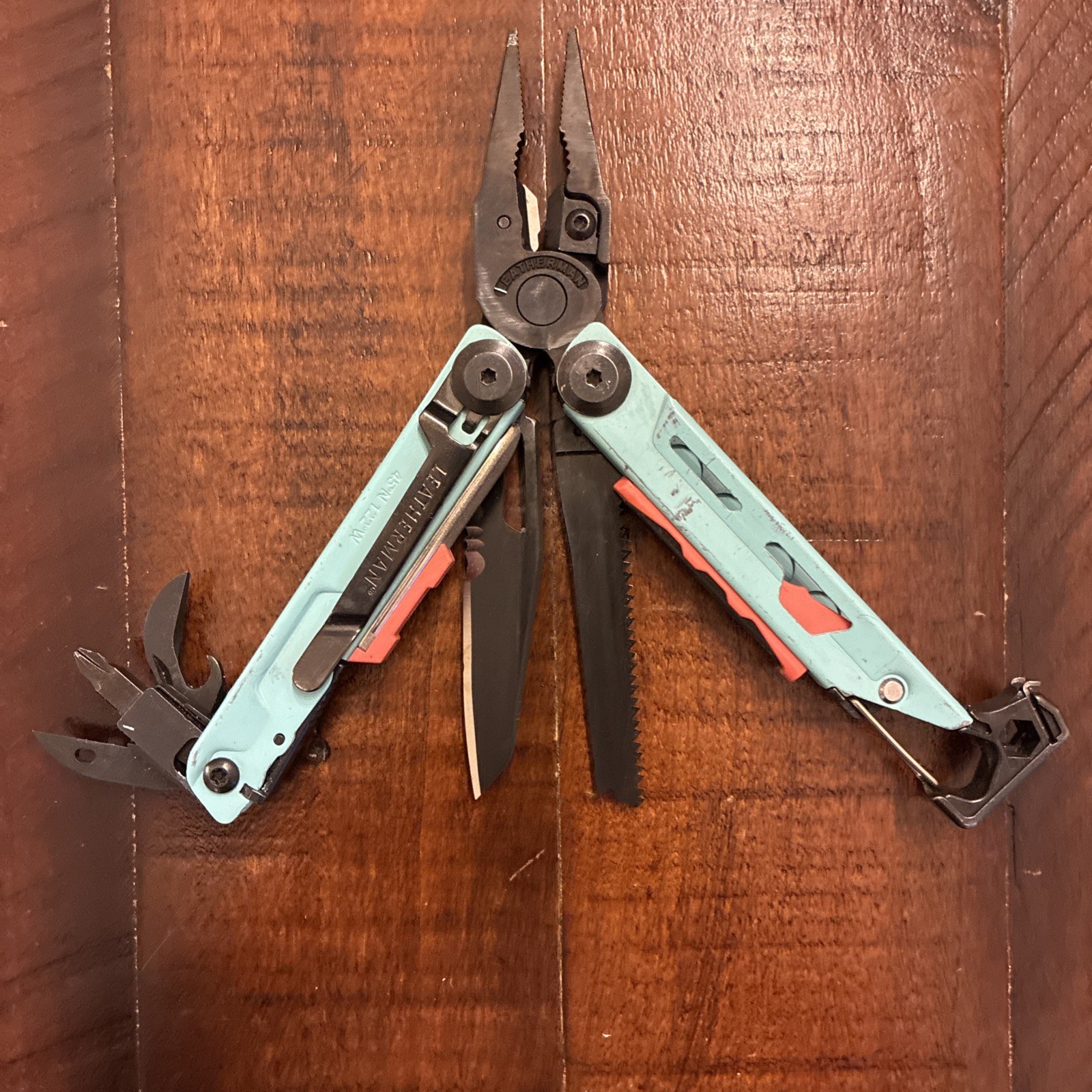 Leatherman Signal Multi-Tool Aqua – Excellent