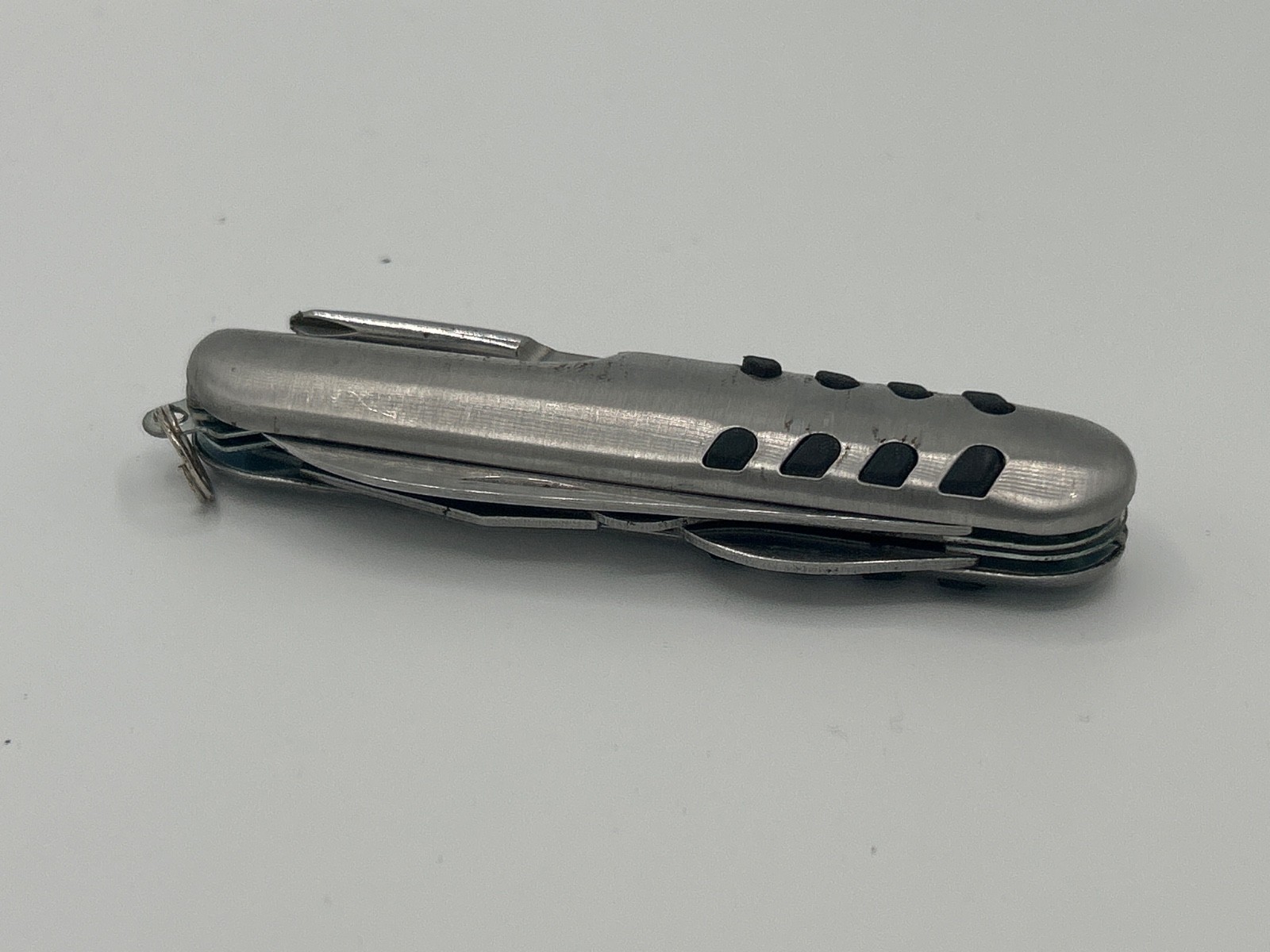 Tool Bench 8 In 1 Multiuse Knife Used With All Parts