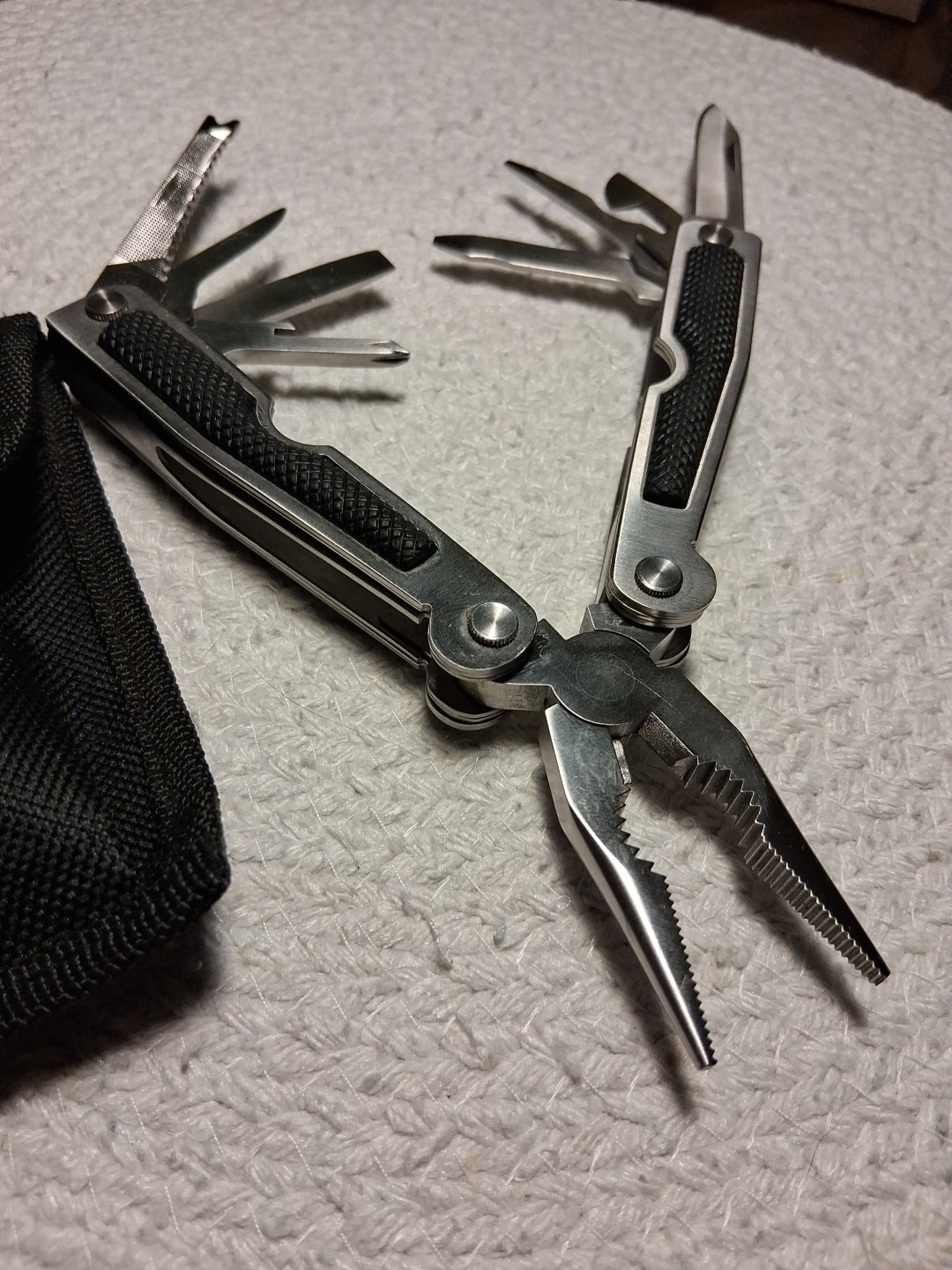 Multi Tool Pliers Stainless Survival Saw Screwdriver Knife Outdoors Camping