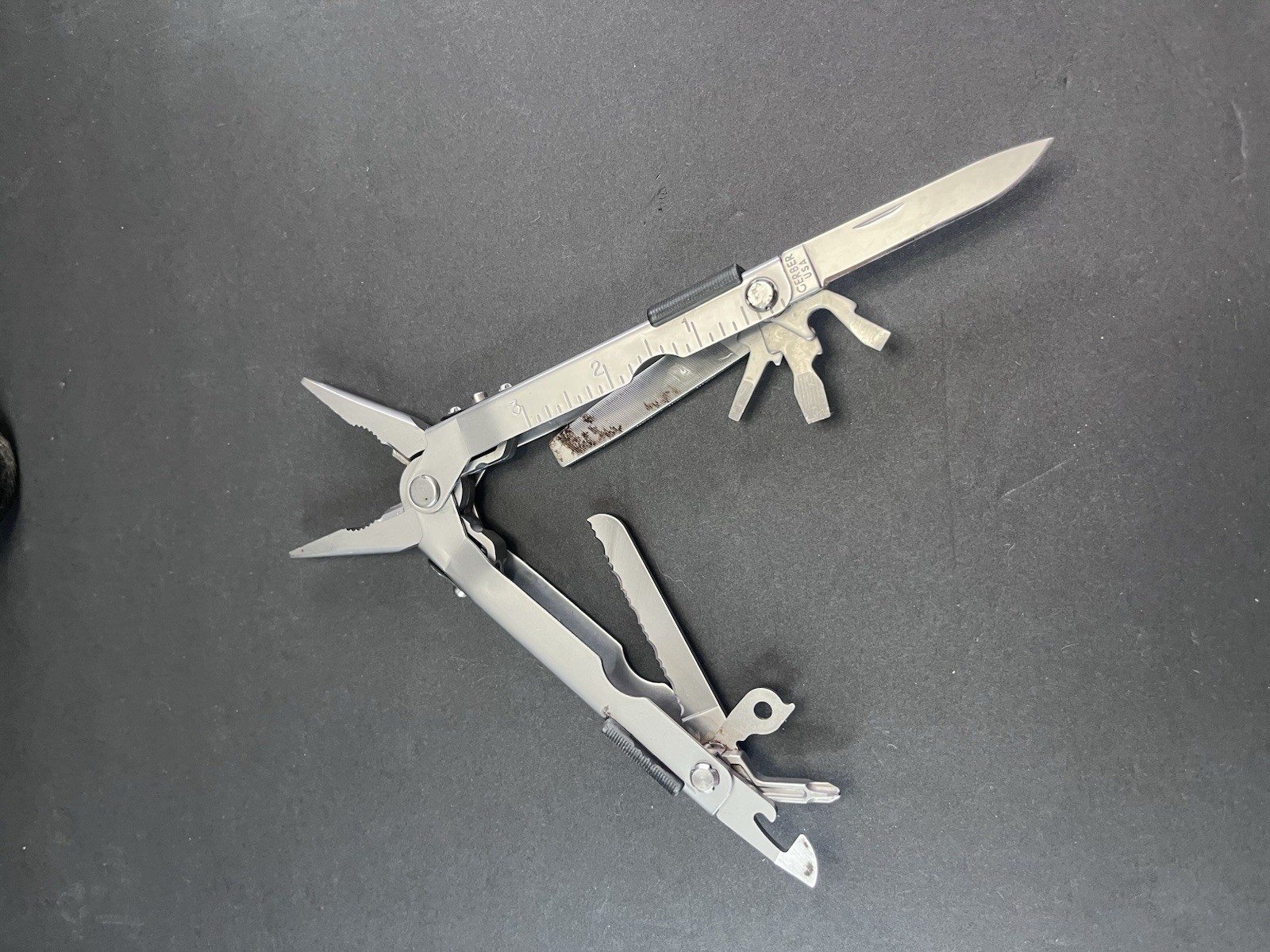 Gerber MP600 Needlenose Multi-Tool W/ Canvas Sheath File Knives Wire Cutter Etc.