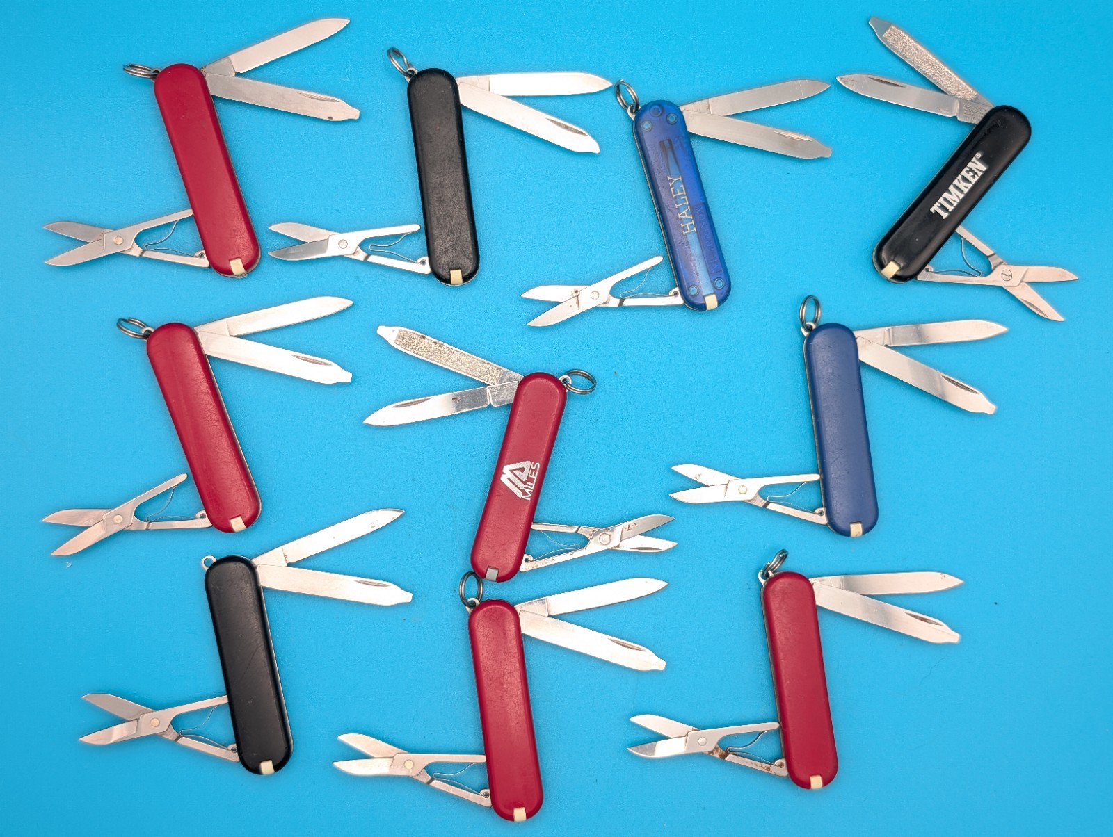 Lot of 10 Victorinox Classic Swiss Army Knife Multi Tools!