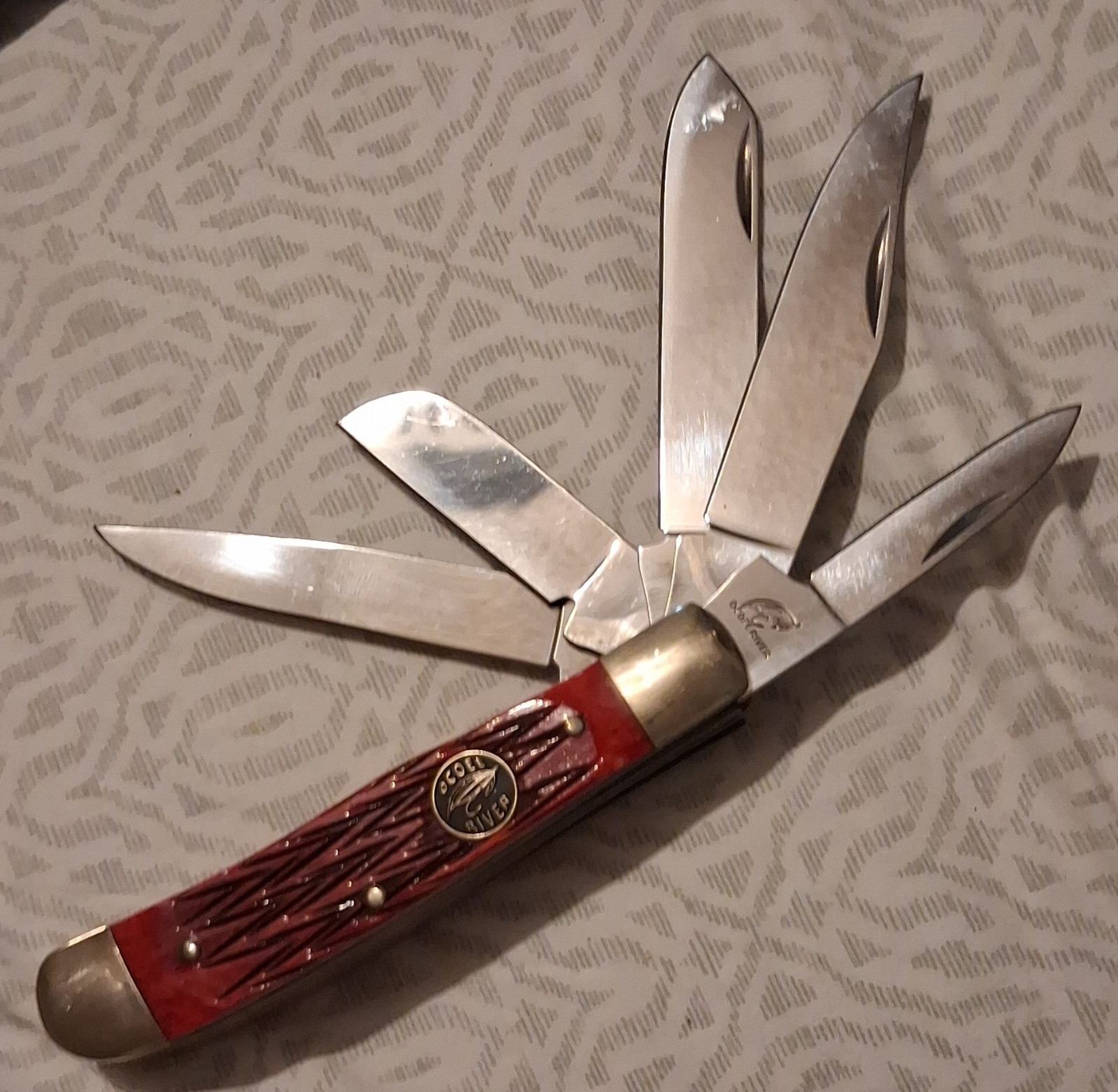 Ocoee River 6-Tool Multi-Tool Pocket Knife, 2.5″ Straight Edge, Red/Silver