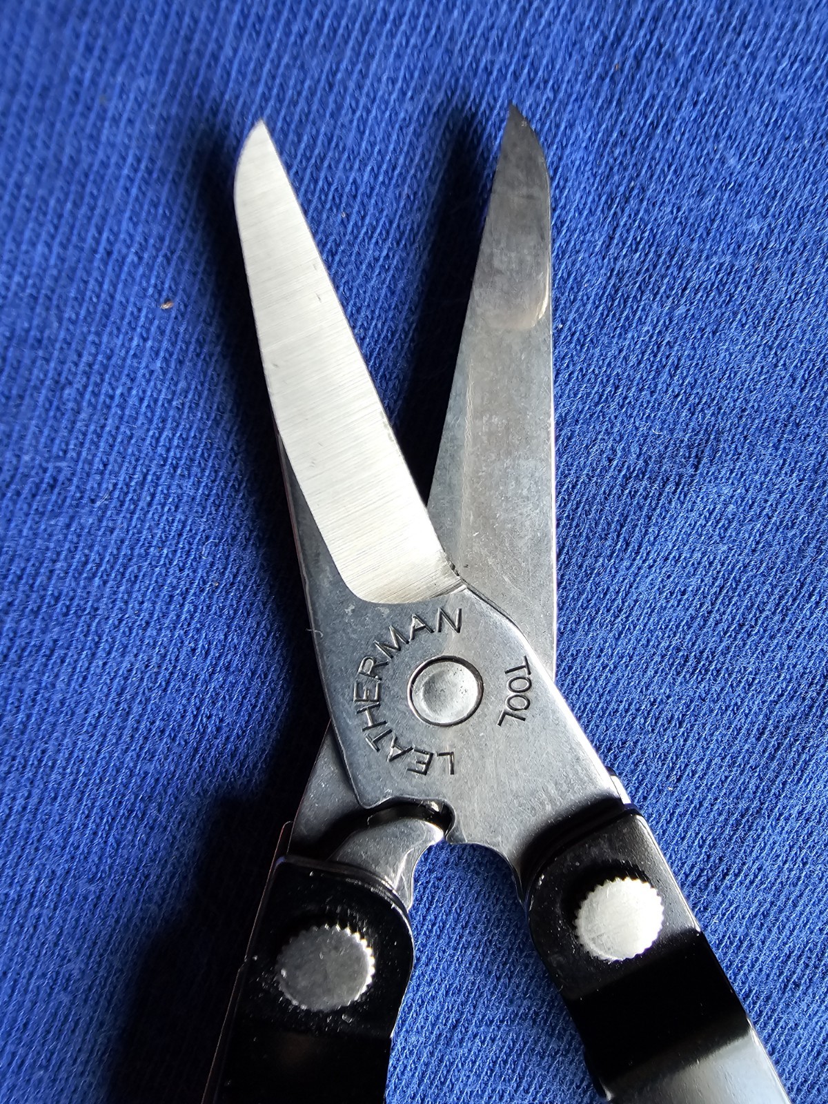 Leatherman Micra Mini Multi-Tool, Knife, Scissors, Key Ring, Black.