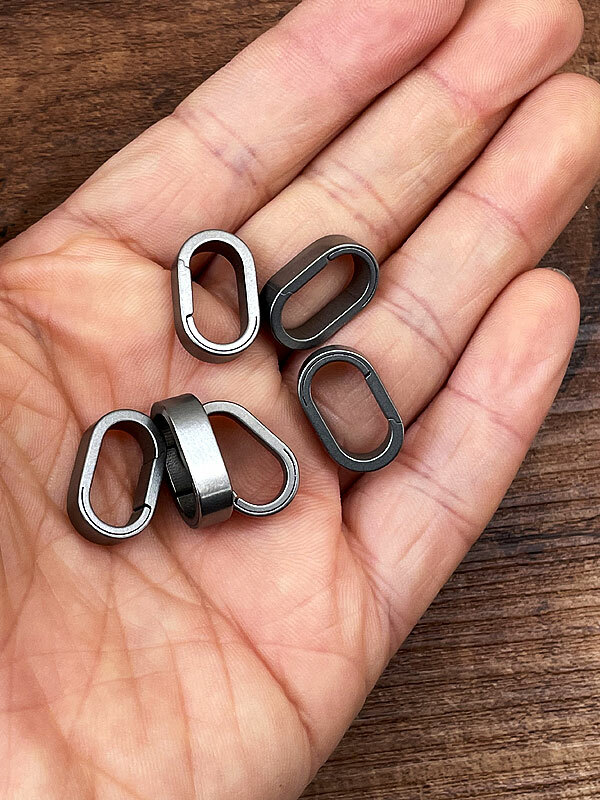 Outdoor TC4 TitaniumBelt Key Chain Carebiner Pendant Connector Buckle EDC Tool
