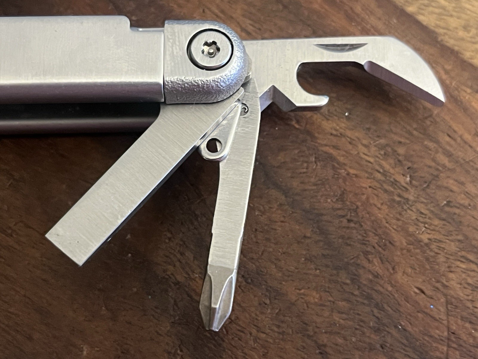 Retired 2001 Original Leatherman Wave w/Sheath SUPER NICE!! TSA Confiscated
