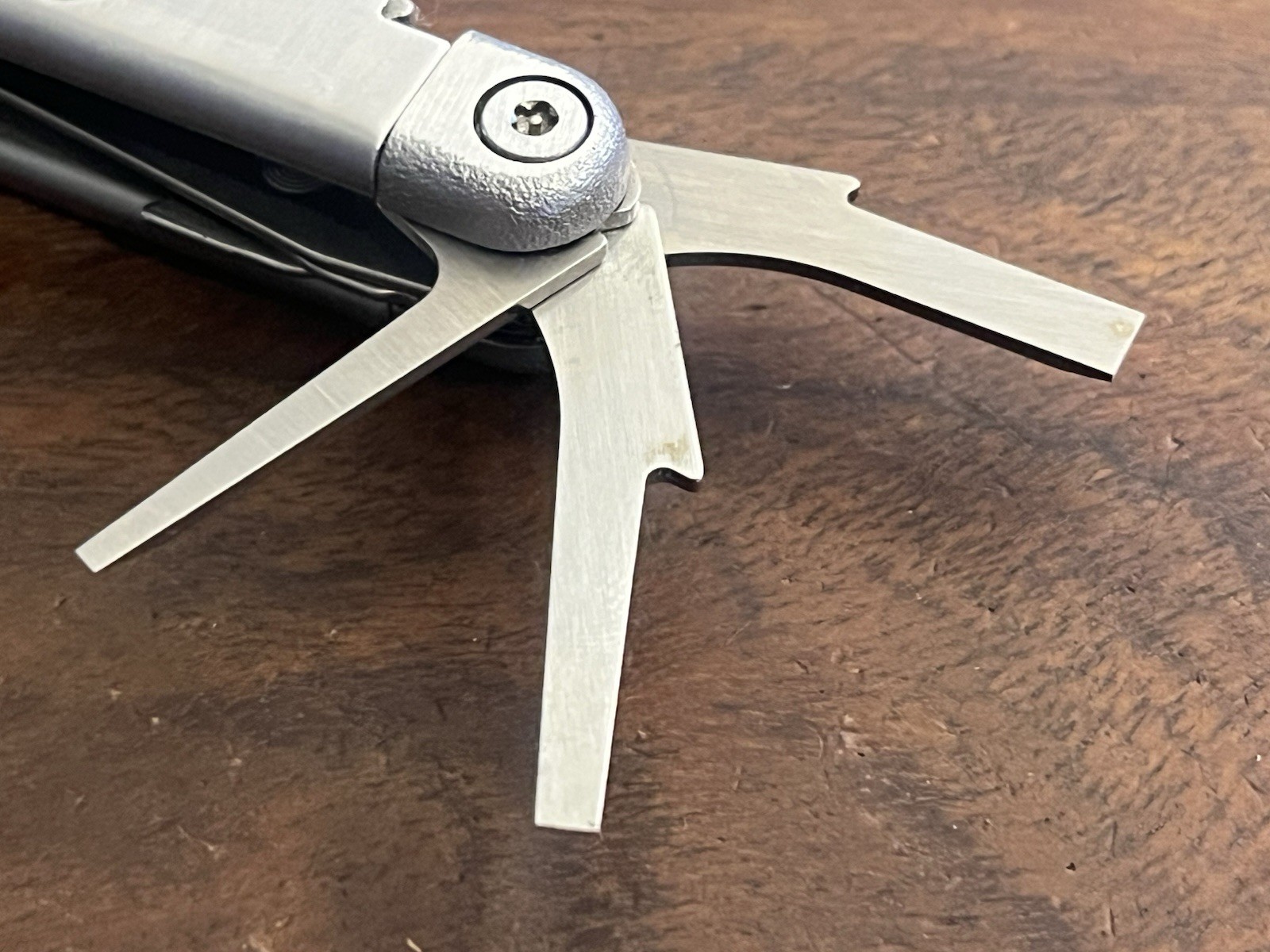 Retired 2001 Original Leatherman Wave w/Sheath SUPER NICE!! TSA Confiscated