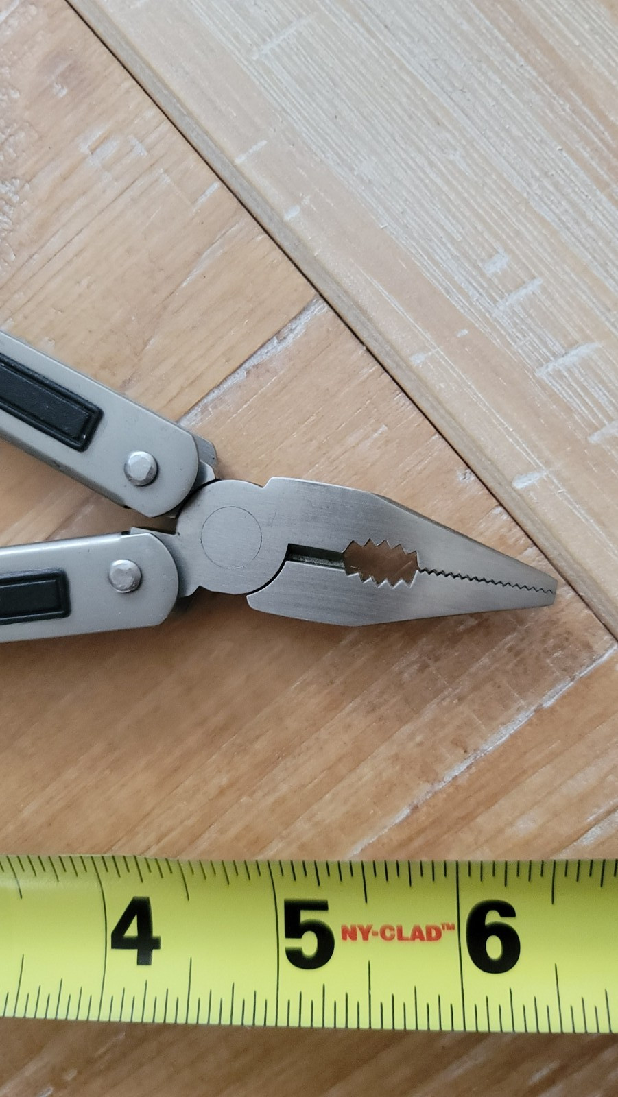 Eddie Bauer 5 Function Multi-Tool – Stainless – Lock Lever – Very Good Condition