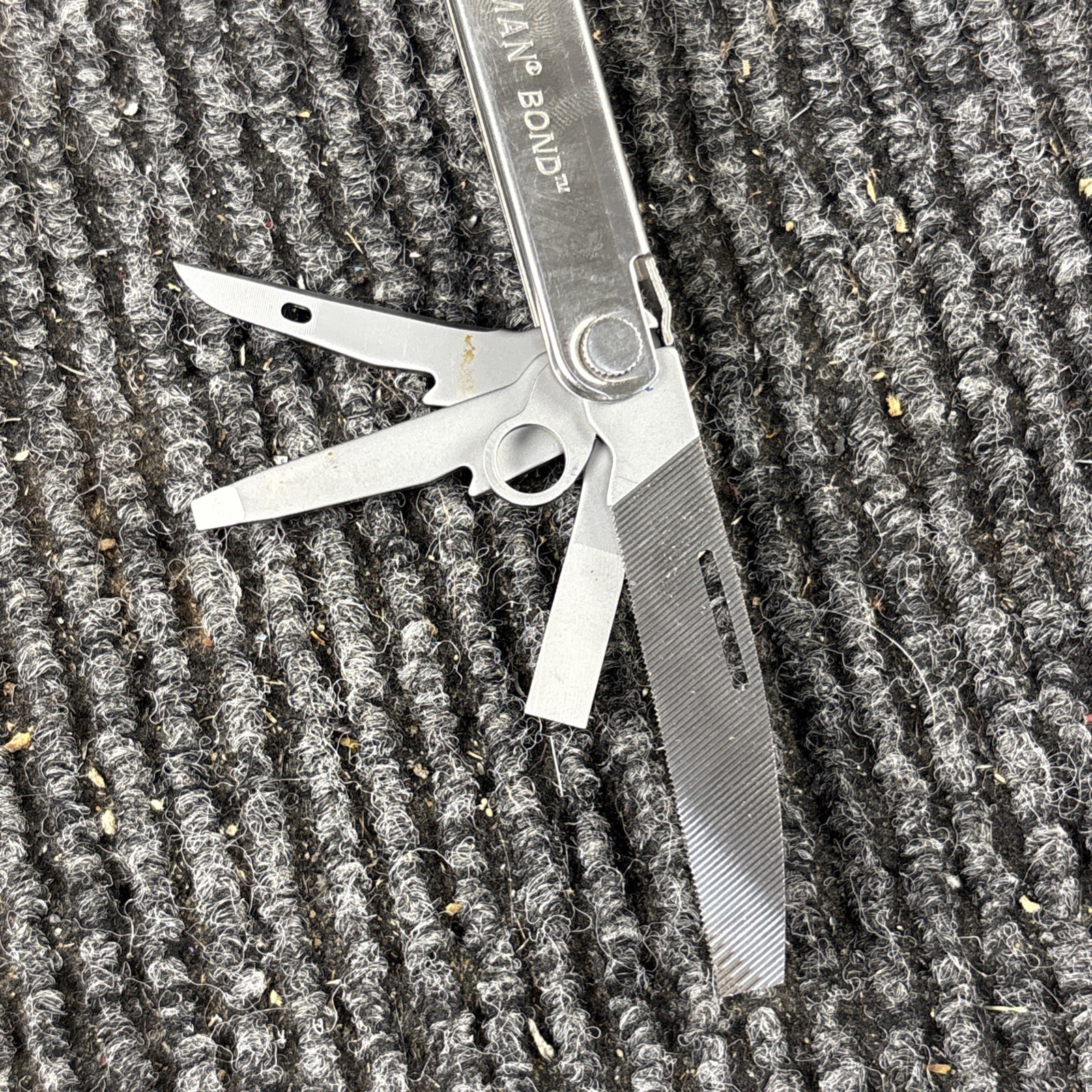 Leatherman Bond Multi-tool Multi Tool Silver Knife File Screwdriver Used (103)