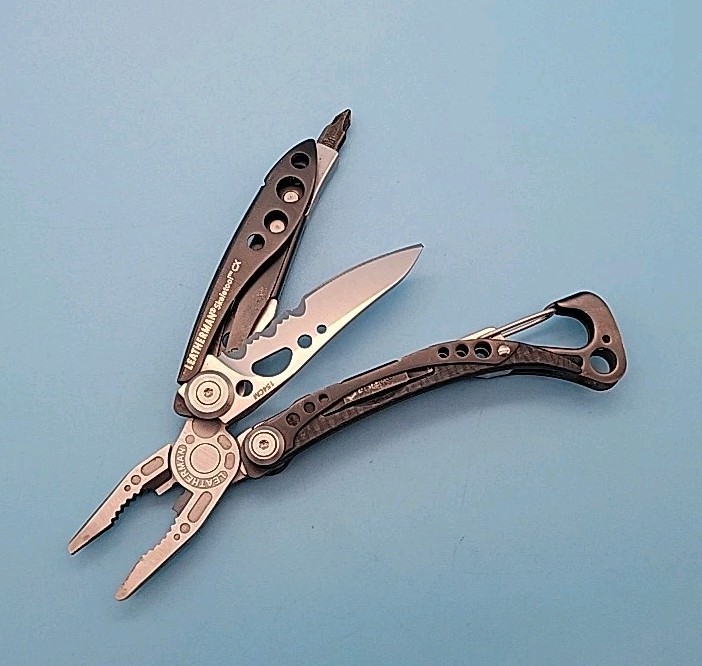Leatherman Skeletool CX Multi-Tool – Combo Edge 154CM Blade – Driver Bits