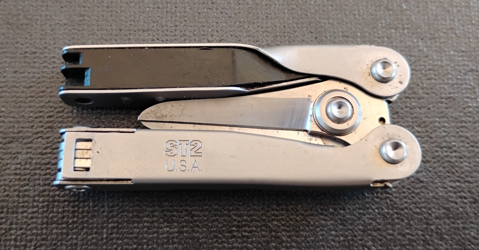 Schrade Tough Chip ST2 Multi Tool