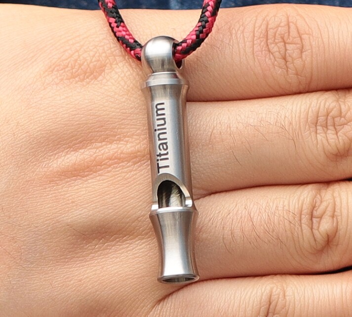 Small Pure Titanium Whistle Portable EDC Outdoor Training Whistle 50mm/1.97″