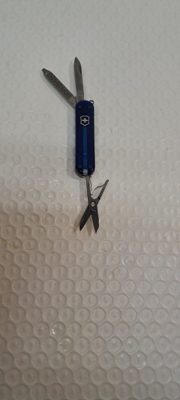 VICTORINOX CLASSIC SD 58MM SWISS ARMY KNIFE POCKET KEYCHAIN TRANSLUCENT blue
