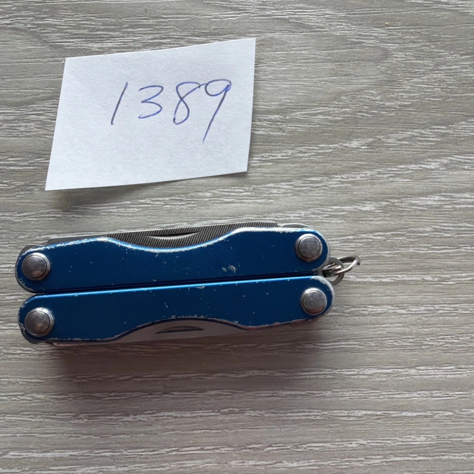 Leatherman Squirt P4 MultiTool Plier Knife File Drivers Blue Metallic