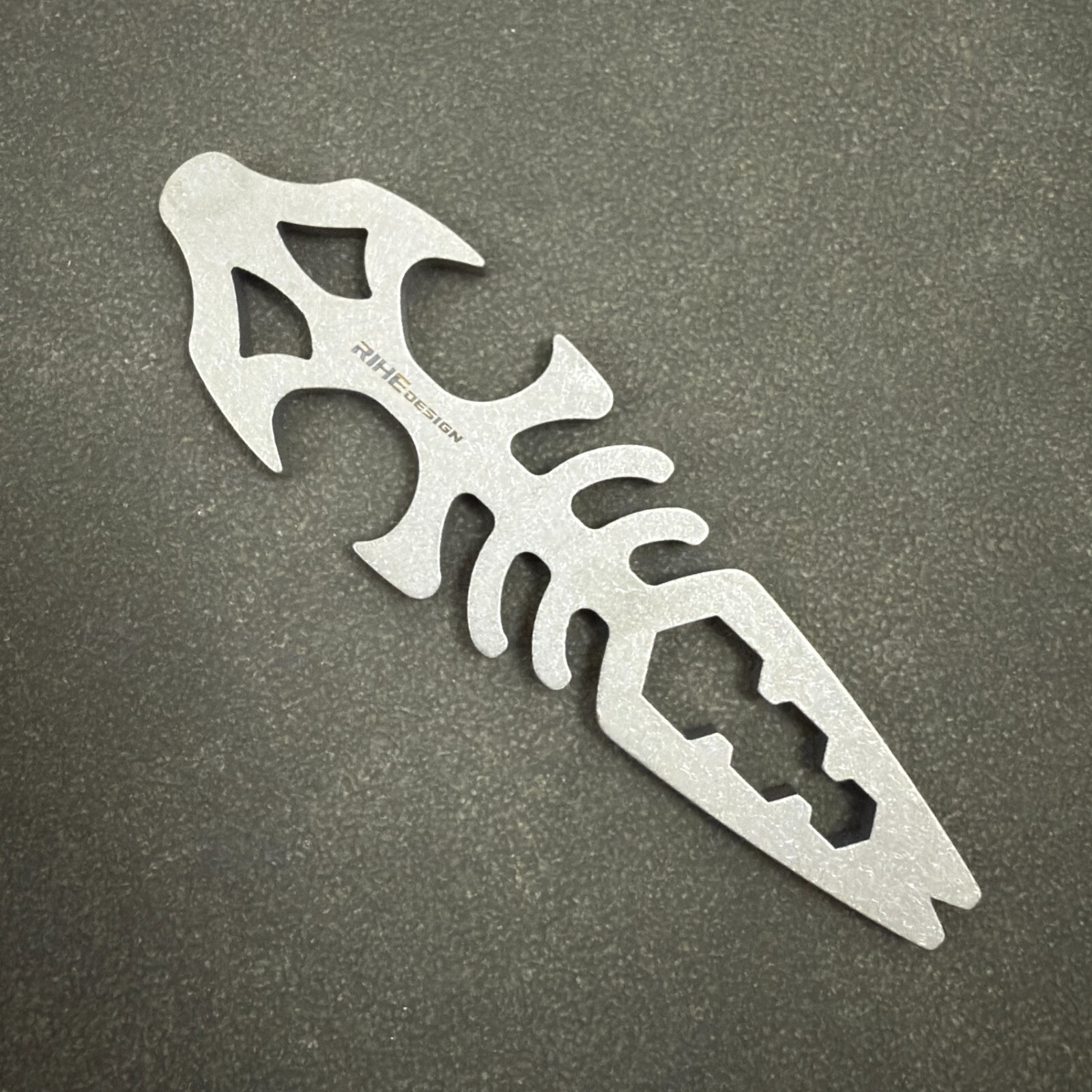 RIHE Design TC4 TITANIUM outdoors PRY Bar TOOL EDC bottle opener Keel design