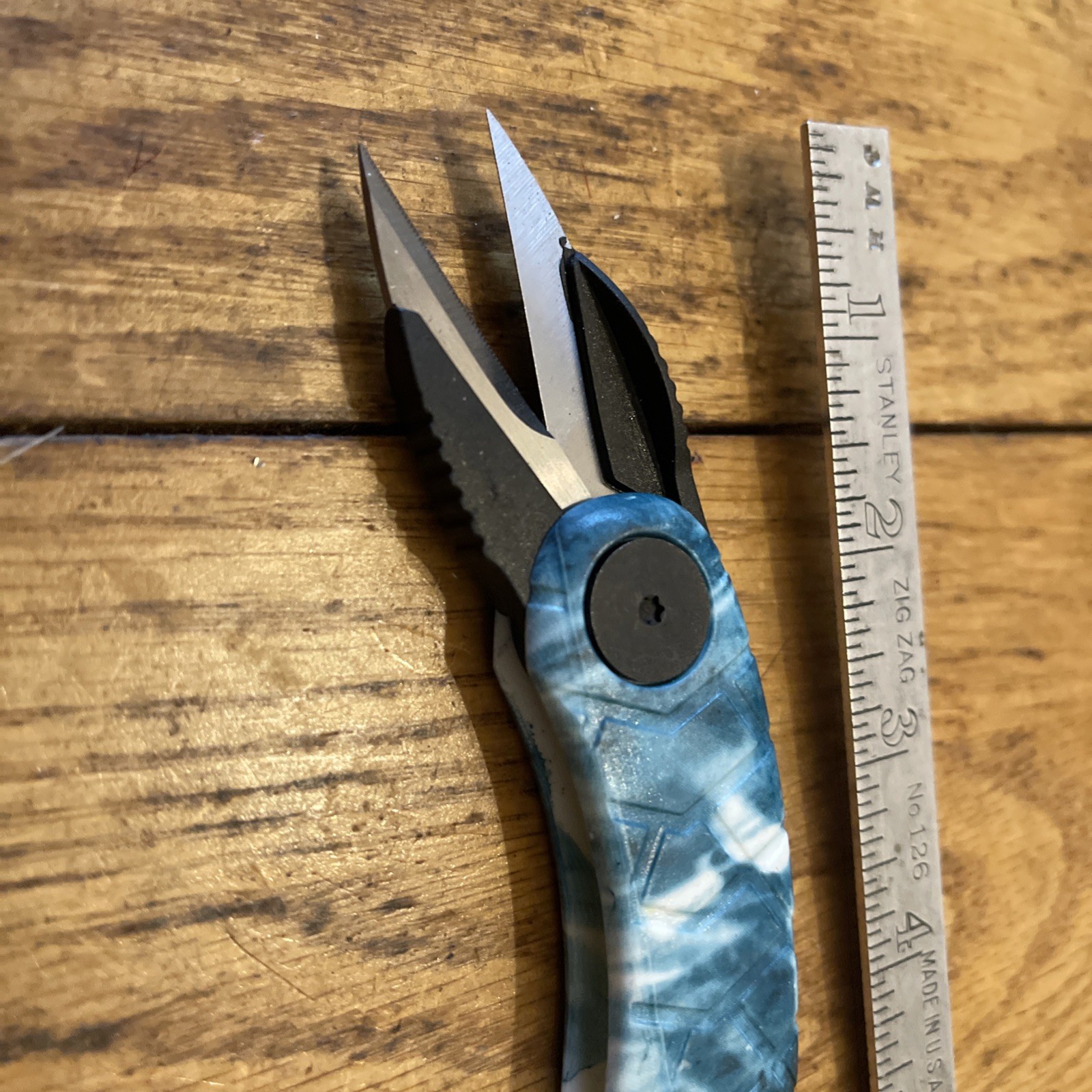 Mossy Oak Fishing Tool Folding Line Snip With Clip On Holder