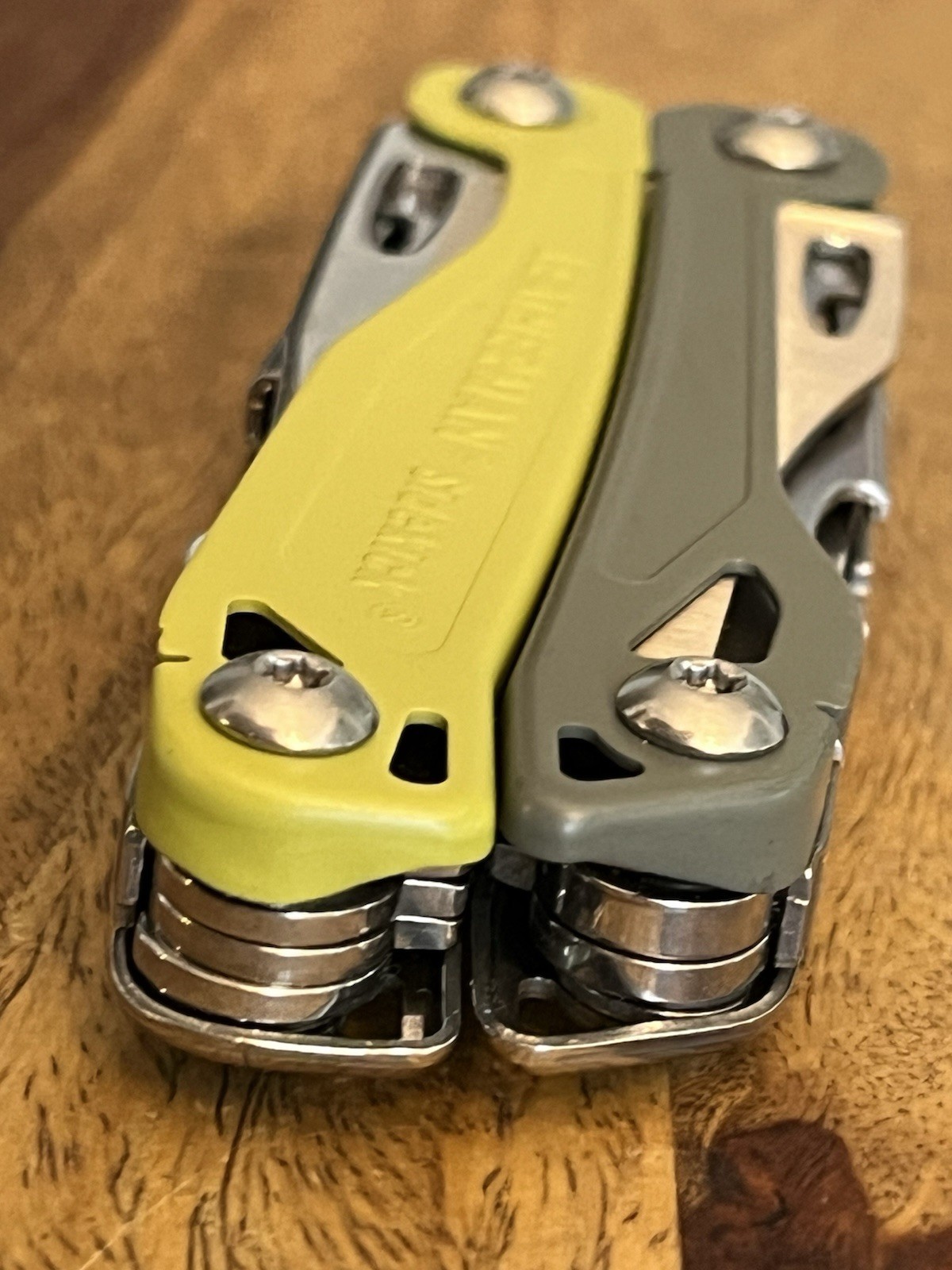LEATHERMAN SIDEKICK® 14 Tool Stainless Steel Multi-Tool Green w/Nylon Sheath