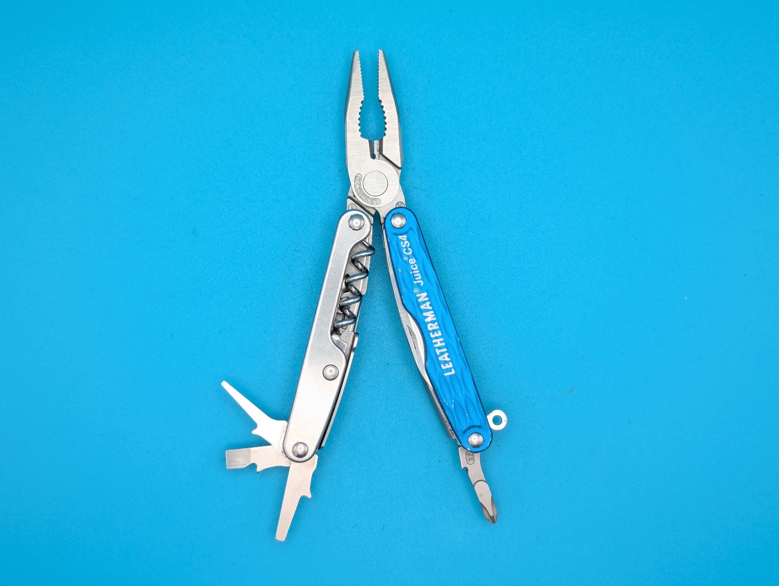 Leatherman Juice CS4 Multi Tool! Retired! COLUMBIA BLUE!