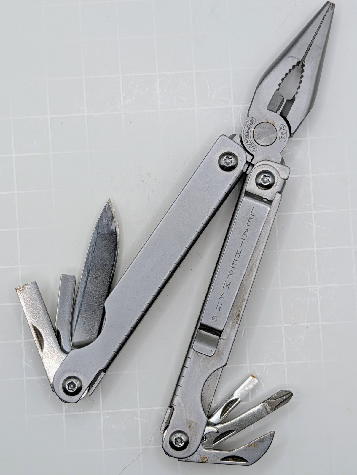 Leatherman SideClip Multi-Tool, Rare Retired Pats Pend Plier, Knife W/Belt Clip