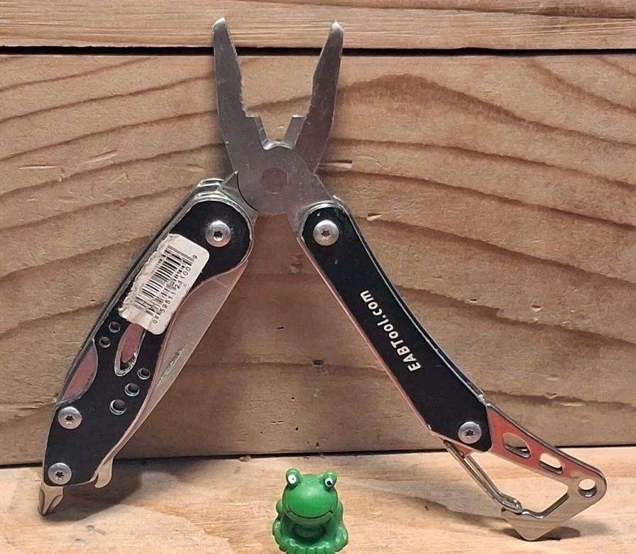 NEW BLACK EXCHANGE-A-BLADE 6-in-1 MULTI-TOOL EXCELLENT CONDITION SEE PICTURES
