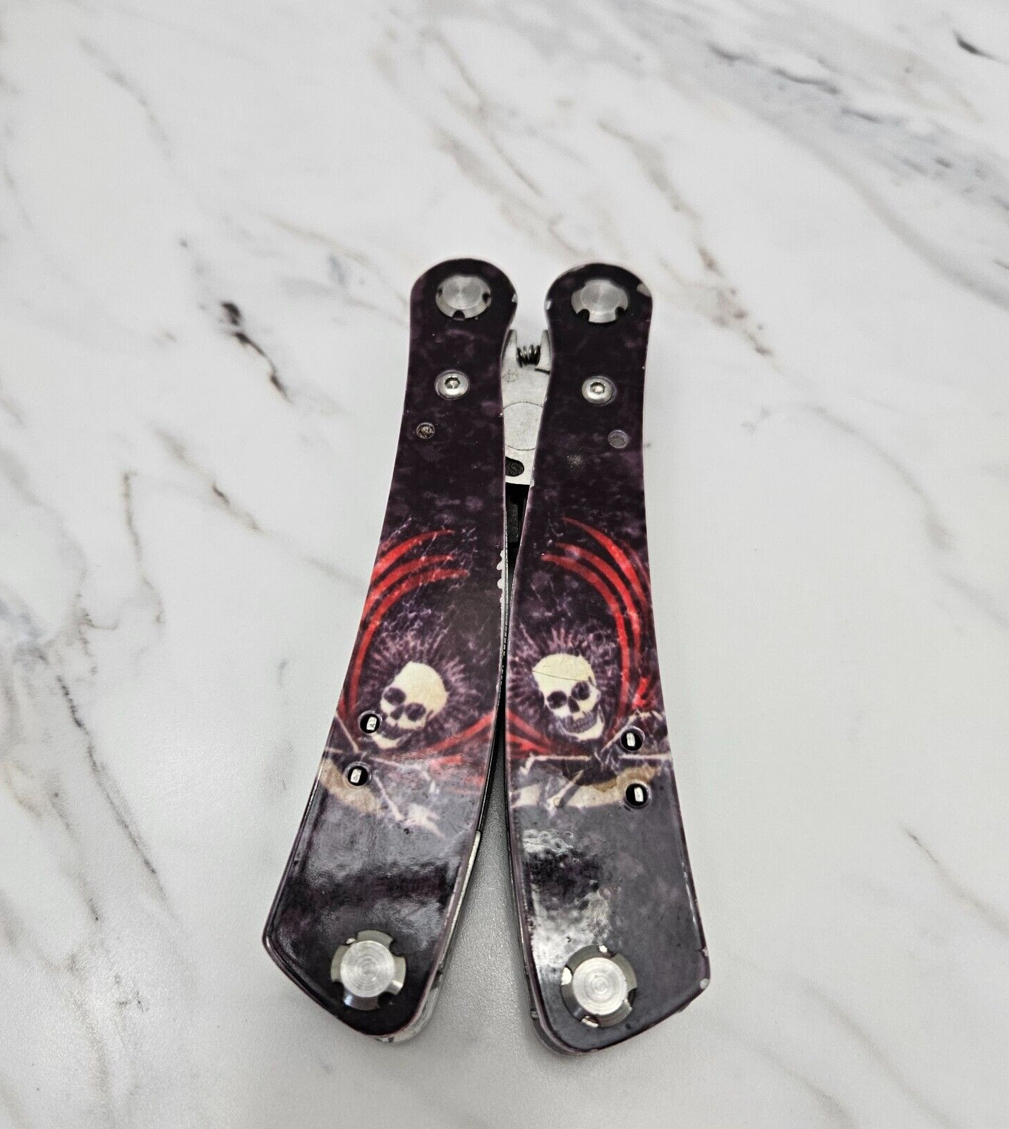Iron Bridge Tattoo 9 in 1 Multi Tool Tattoo Skulls Design