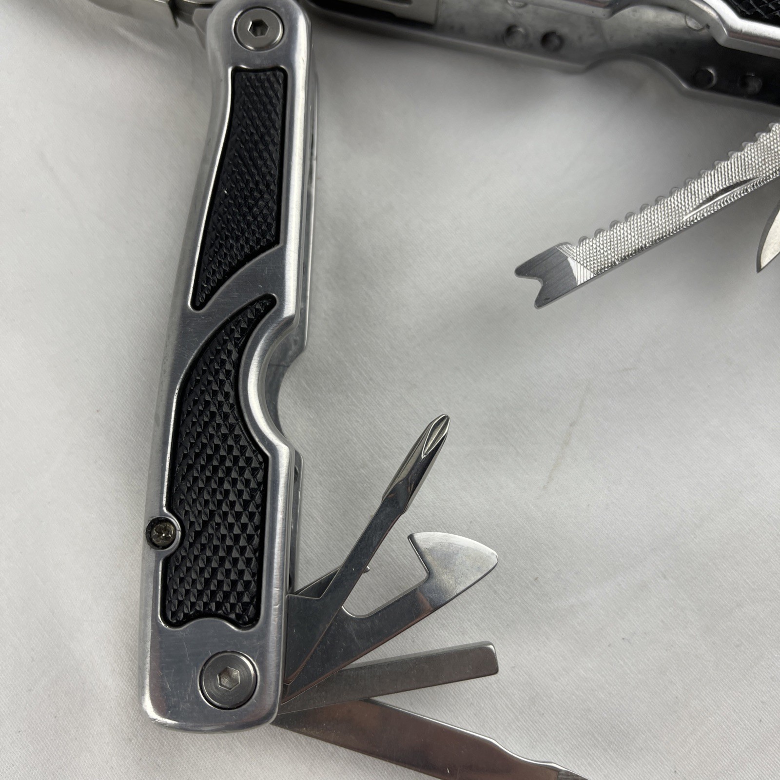 Winchester Multi Tool Mens Pocket Knife Fishing Hunting Shooting Pliers Sheath